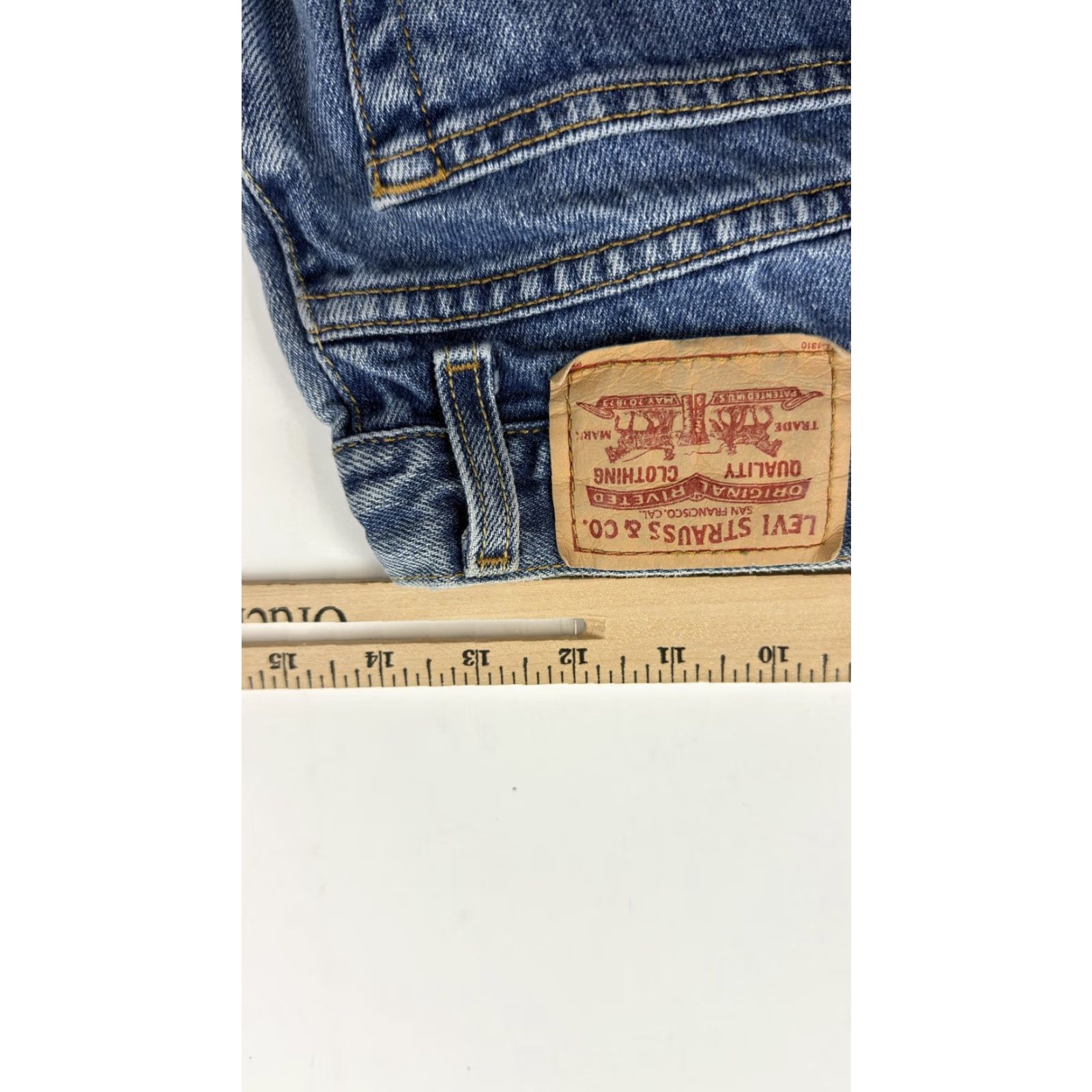 Levi's VINTAGE Levi's 560 Jeans Mens 32x28 Blue Relaxed Tapered Fit Denim Zip Fly Made Mexico Size US 31 - 7 Thumbnail