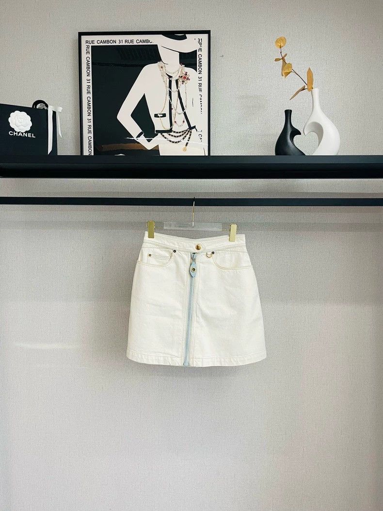 Louis Vuitton Louis Vuitton White denim skirt Size 35" - 1 Thumbnail