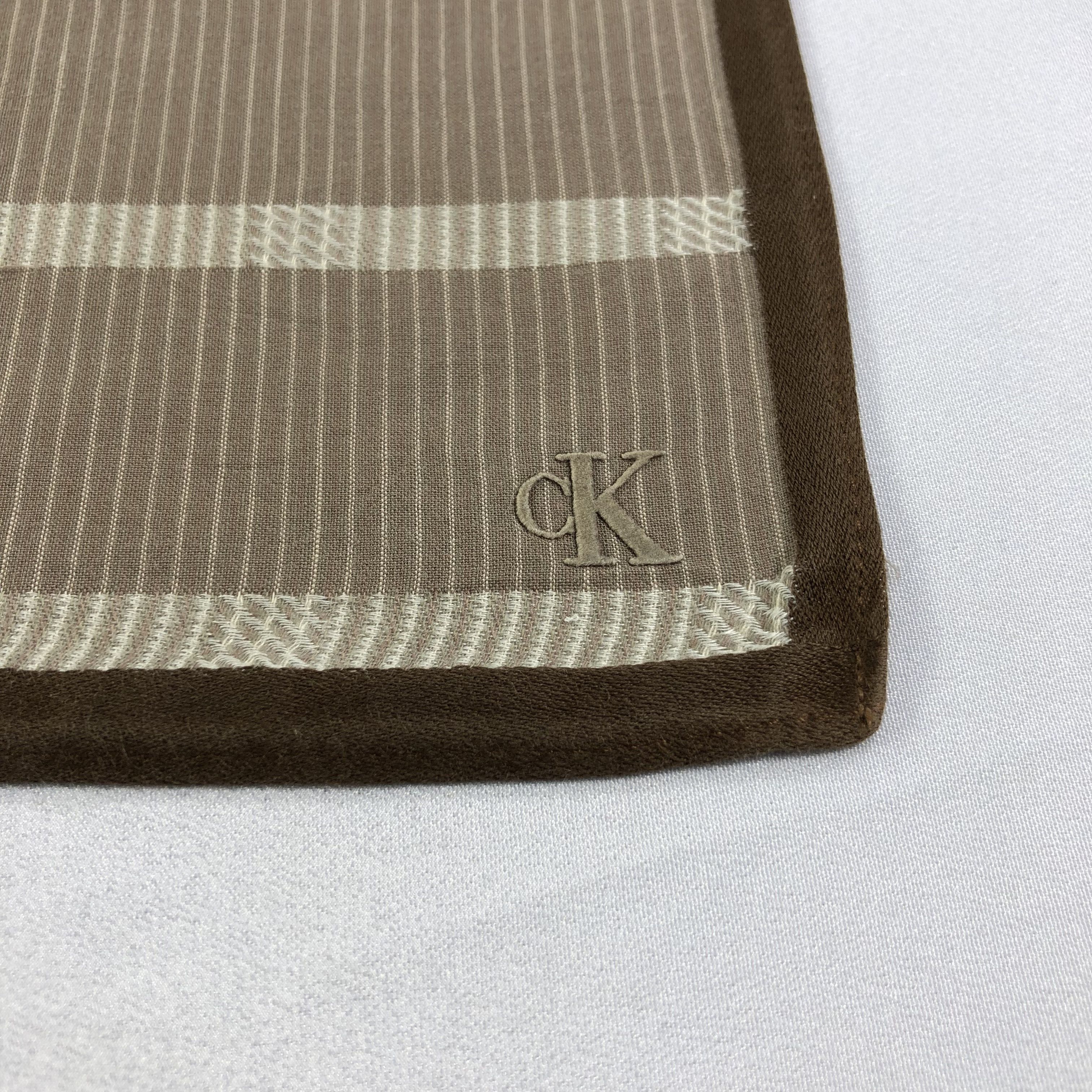 Calvin Klein × Vintage Calvin Klein Handkerchief Neckerchief Bandana H2137 Size ONE SIZE - 4 Thumbnail