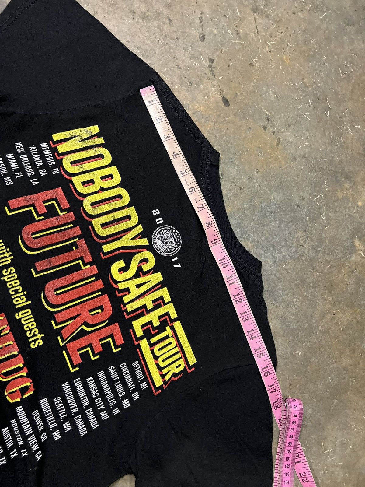 Gildan 2017 Future Nobody’s Safe tour Tshirt Size US S / EU 44-46 / 1 - 5 Thumbnail