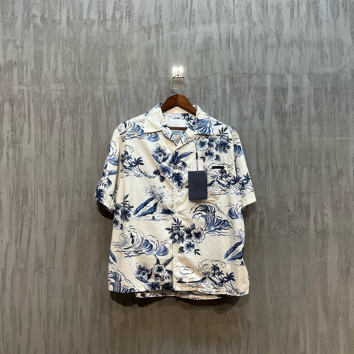 Prada Prada Floral Wave Print Shirt Size XL Size US XL / EU 56 / 4 - 1 Thumbnail