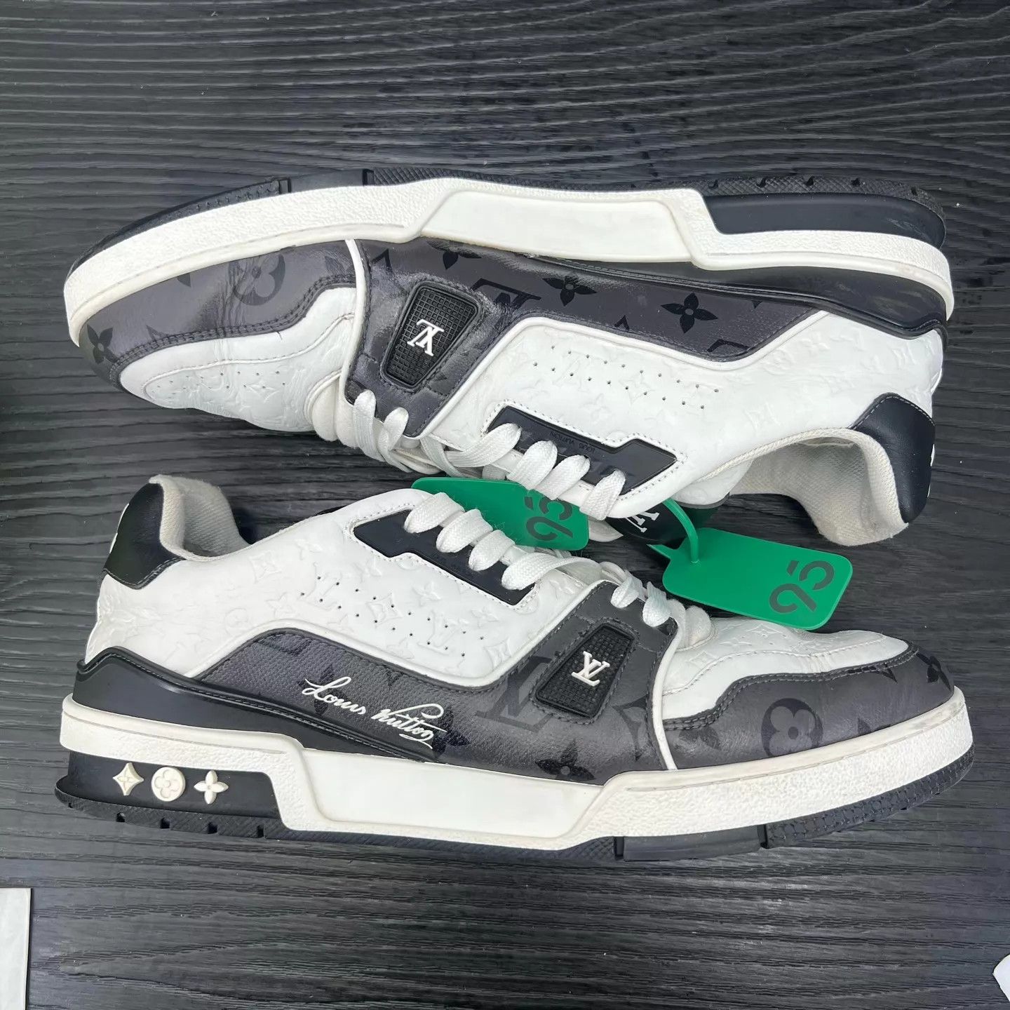 Louis Vuitton LV Trainer B&W Embossed US 10 Lining Wear Size US 11 / EU 44 - 7 Thumbnail