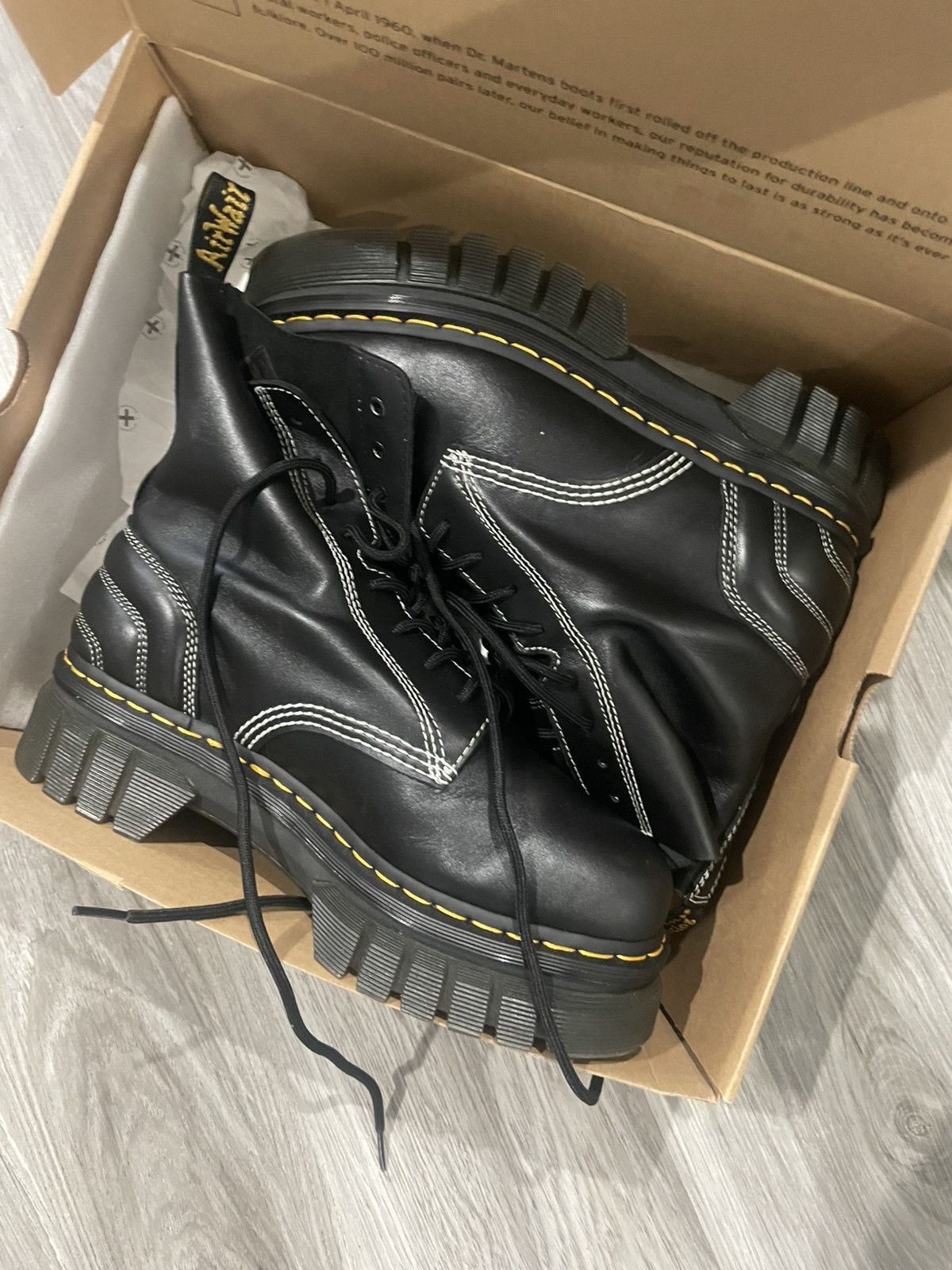 Dr. Martens Doc Marten Boots Size US 9 / EU 42 - 2 Thumbnail