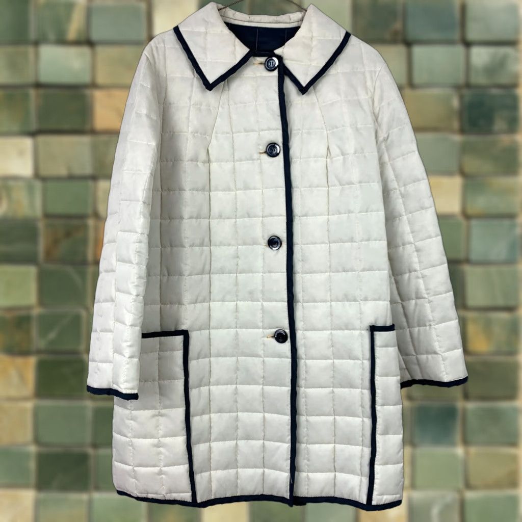 Vintage VINTAGE White Bear of St Paul Minnesota Navy Quilted Button Puffer Coat Medium Shirt Womens M White 1970s Coat Mens Womens Size M / US 6-8 / IT 42-44 - 1 Thumbnail