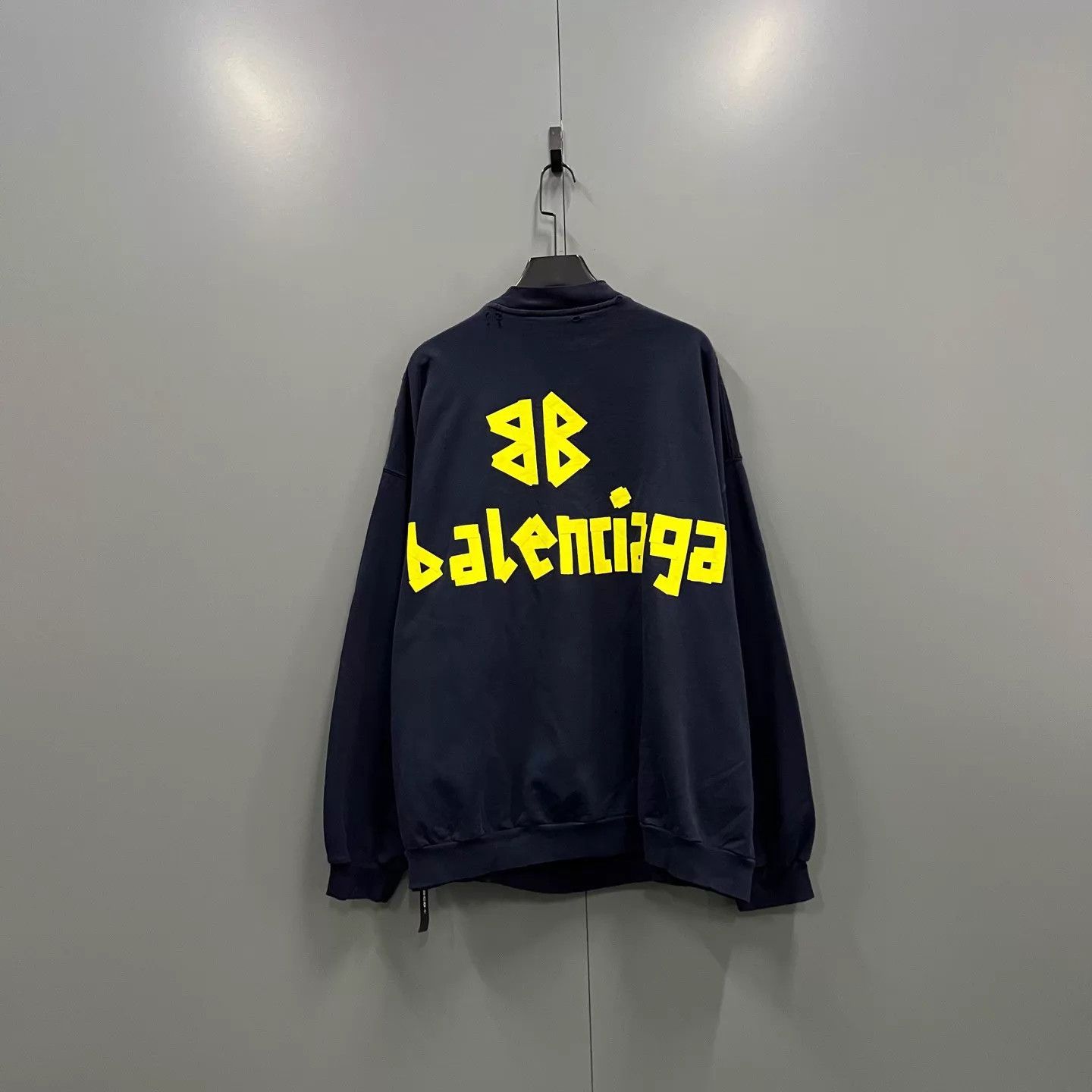 Balenciaga Balenciaga Distressed Tape Logo Crewneck Sweatshirt 3 Size US L / EU 52-54 / 3 - 3 Thumbnail