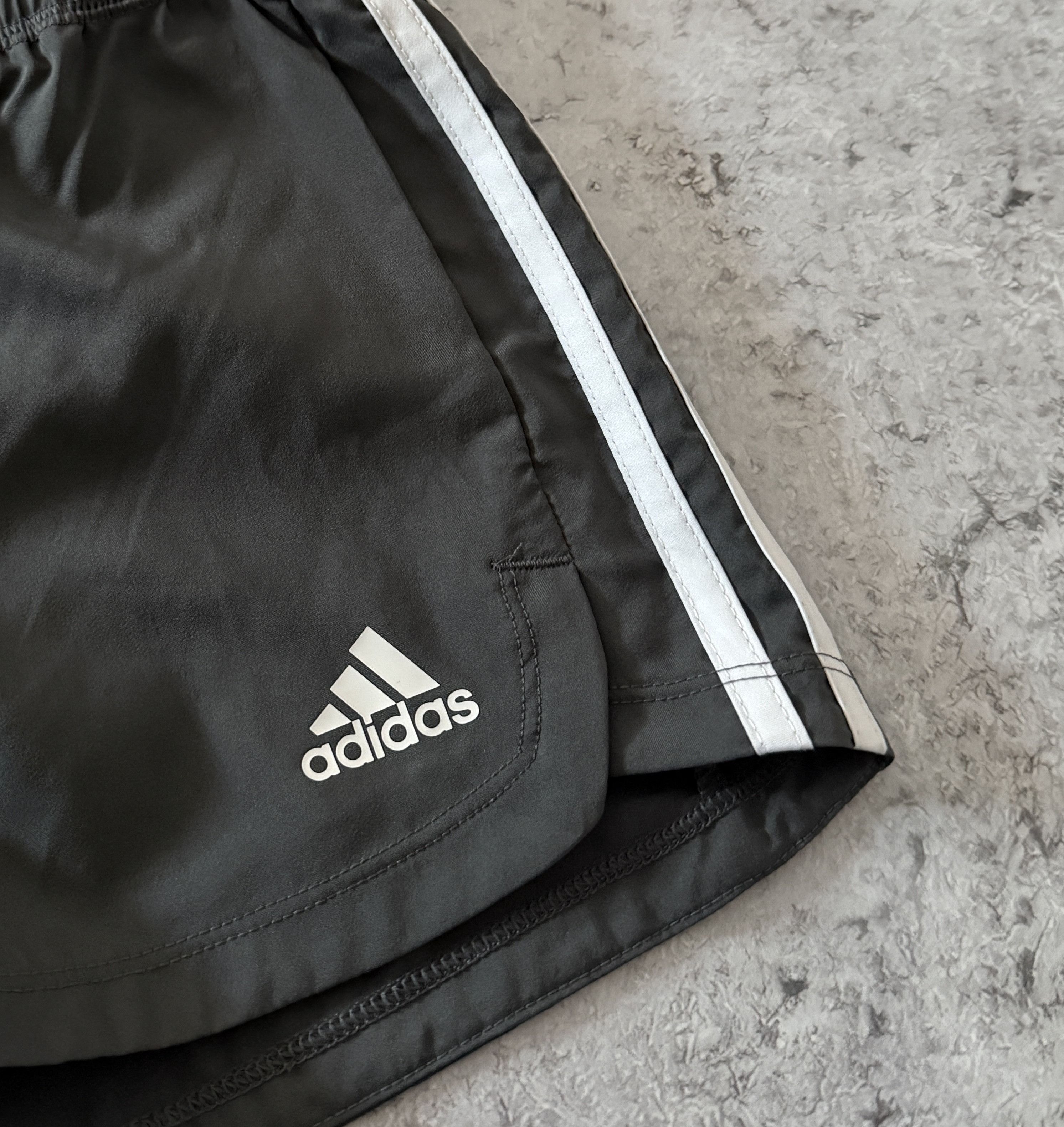Adidas ADIDAS Women Gym & Training PACER 3-STRIPES WOVEN SHORTS S Size 27" / US 4 / IT 40 - 5 Thumbnail