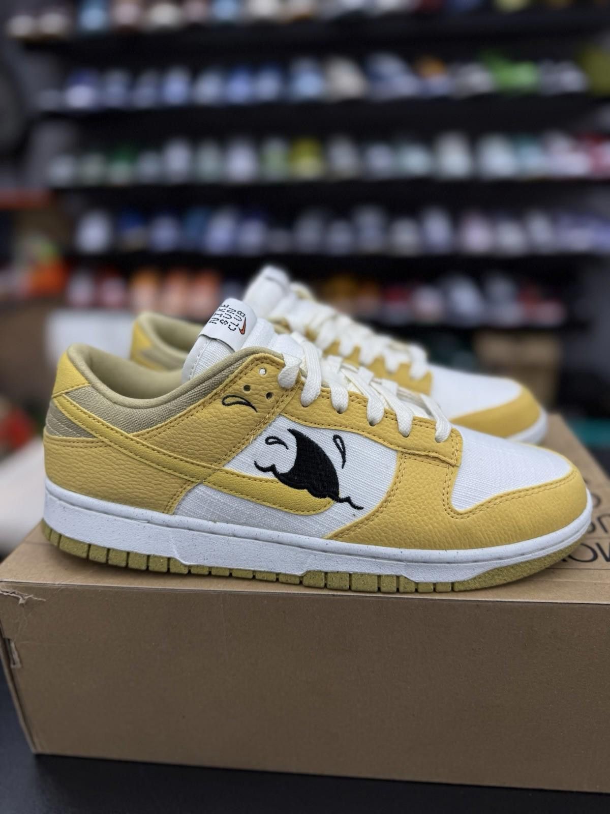 Nike DV1681-100 Nike Dunk Low Sun Club Sanded 9.5 Size US 9.5 / EU 42-43 - 1 Thumbnail