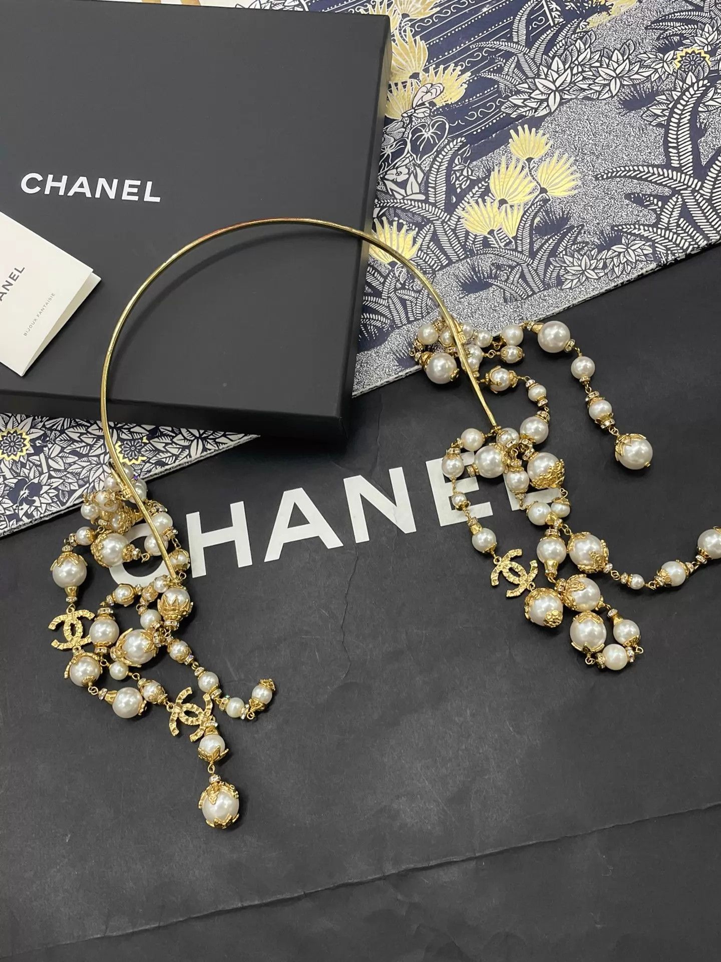 Chanel Chanel Castle Series Pearl Tassel Chain Headband Size ONE SIZE - 1 Thumbnail
