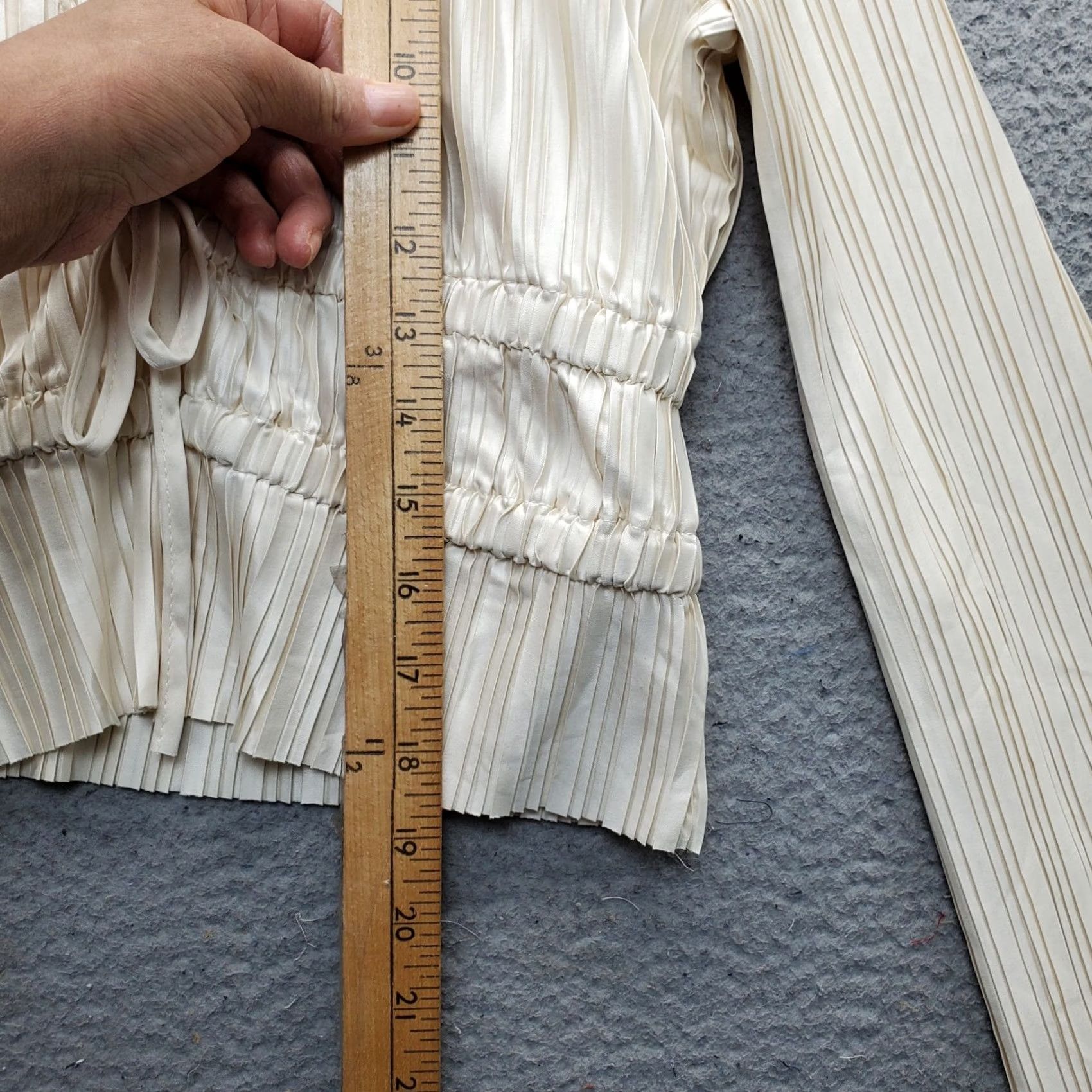 Lulus Lulus Crop Blouse Womens XL Tan Ribbed Smocked Long Sleeve Deep V-Neck Tie Waist Blouse Size XL / US 12-14 / IT 48-50 - 3 Thumbnail