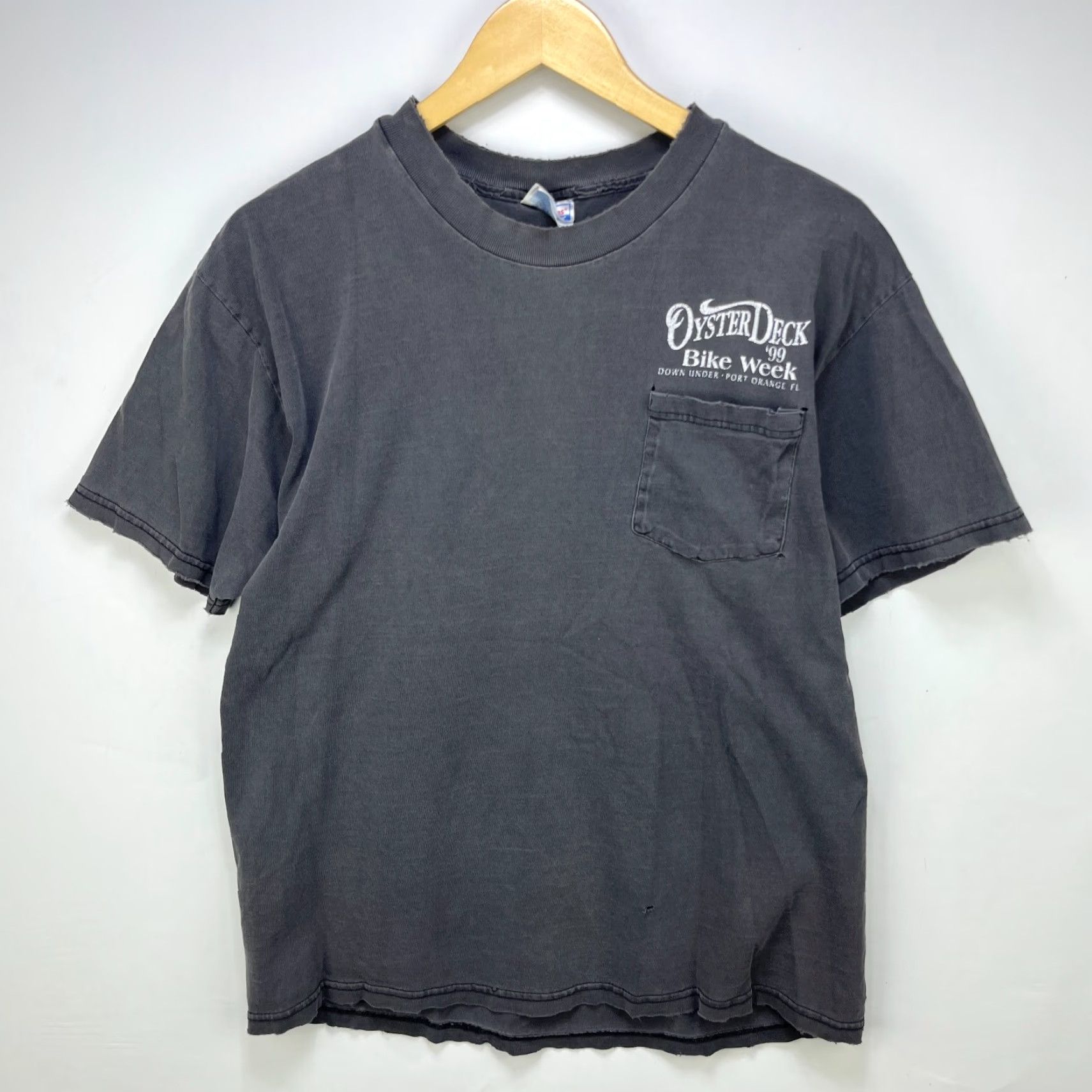 Hanes VINTAGE 90s Oyster Deck Bike Week Sun Faded Hanes T-Shirt XL Men Black Size US XL / EU 56 / 4 - 6 Thumbnail