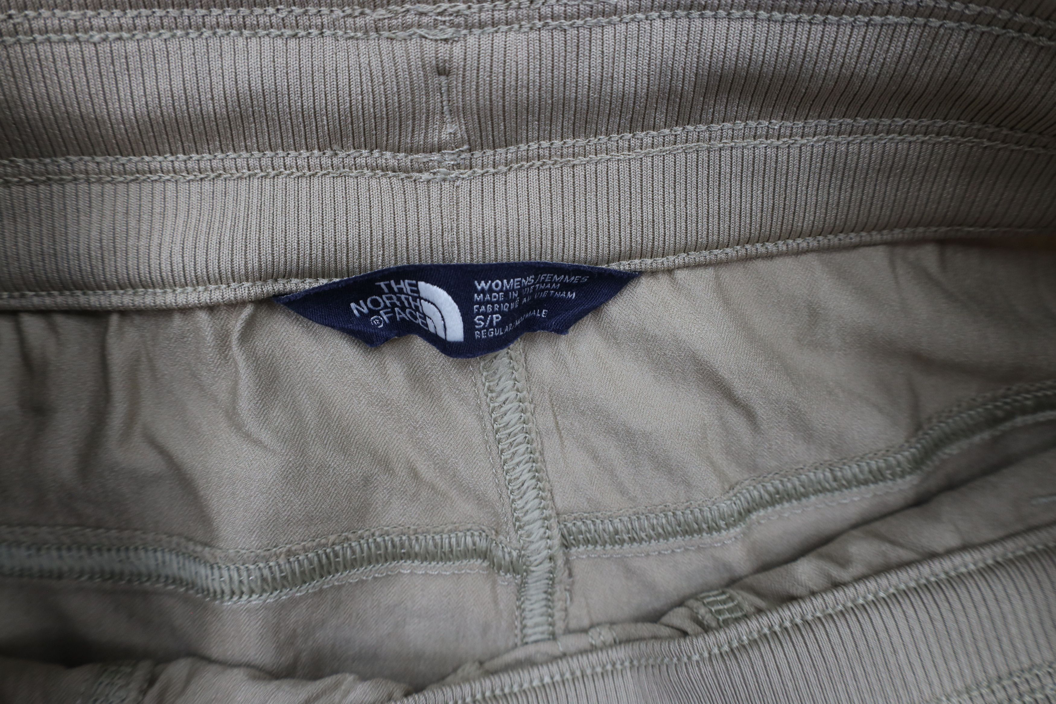 The North Face × Vintage The North Face Spell Out Cuffed Capris Joggers Pants Beige Size 27" / US 4 / IT 40 - 5 Thumbnail