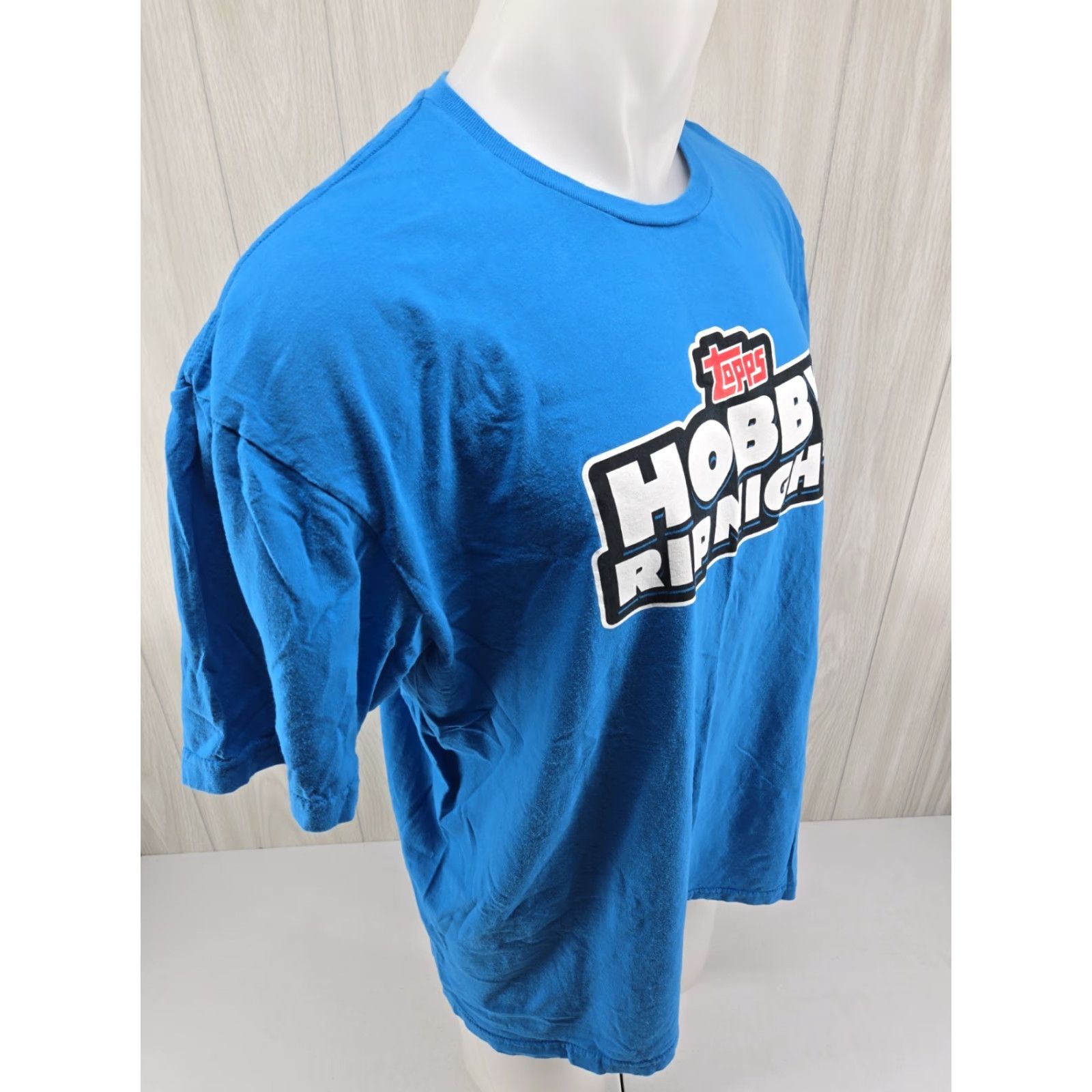 Gildan Topps Hobby Rip Night Graphic Shirt Size XL Blue Short Sleeve Game Night Mens T-Shirt Gildan Size US XL / EU 56 / 4 - 7 Thumbnail