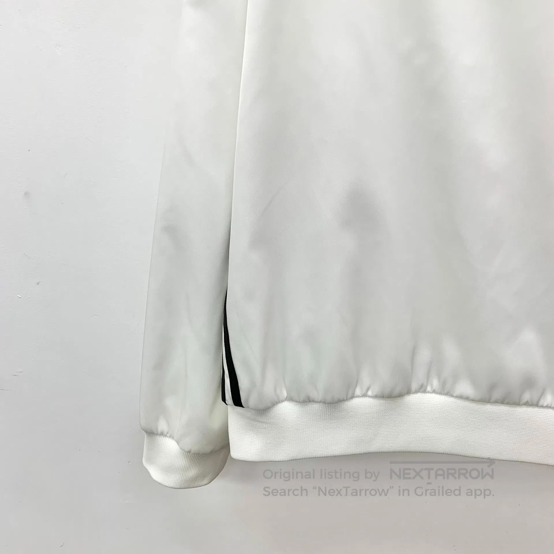 Prada Prada White Pocket Triangle Logo V-neck Long-sleeve Sweats Size US L / EU 52-54 / 3 - 4 Thumbnail