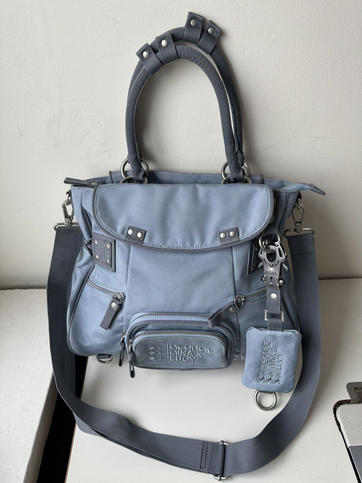 George Gina Lucy 28 Kathy sky blue vintage crossbody bag