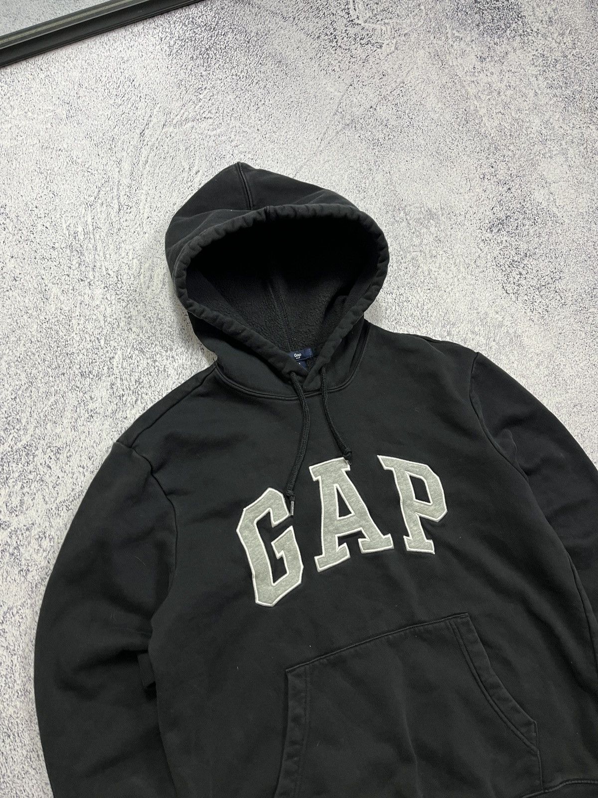 Gap × Vintage Gap Big Embroidered Logo Hoodie Black Y2K Streetwear Hype Size US S / EU 44-46 / 1 - 6 Thumbnail