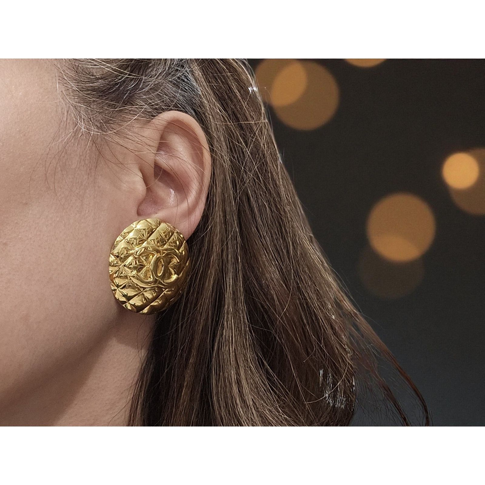 Chanel CHANEL Vintage Round Coco Large Earrings Gold Quilted Size ONE SIZE - 1 Thumbnail