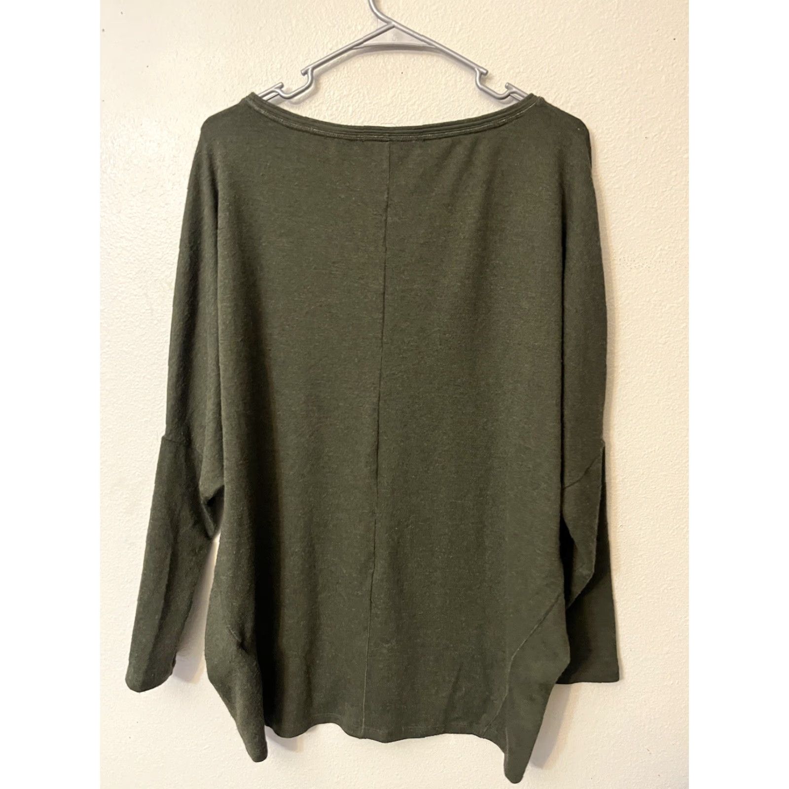 White House Black Market White House Black Market Shirt Womens Medium Green Pullover Knit Stretch Long Sleeve Crew Neck Size L / US 10 / IT 46 - 2 Thumbnail