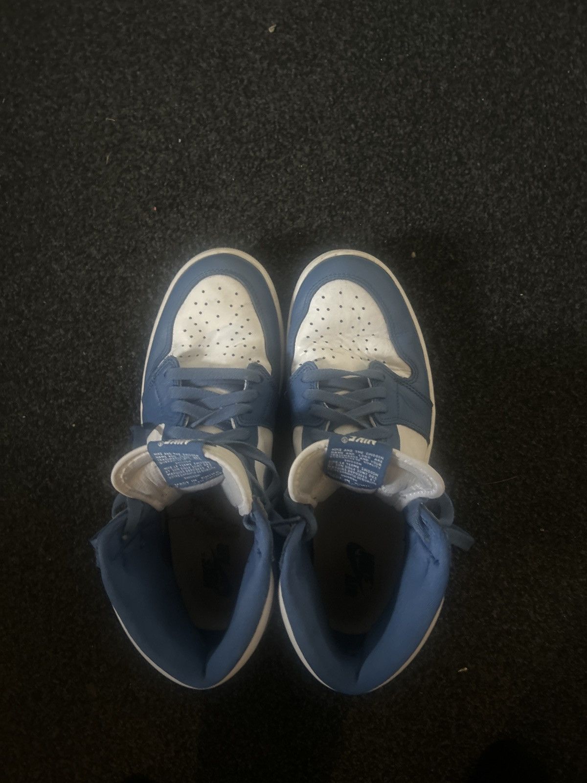 Nike Nike Jordan 1 retro OG Size US 9.5 / EU 42-43 - 2 Thumbnail
