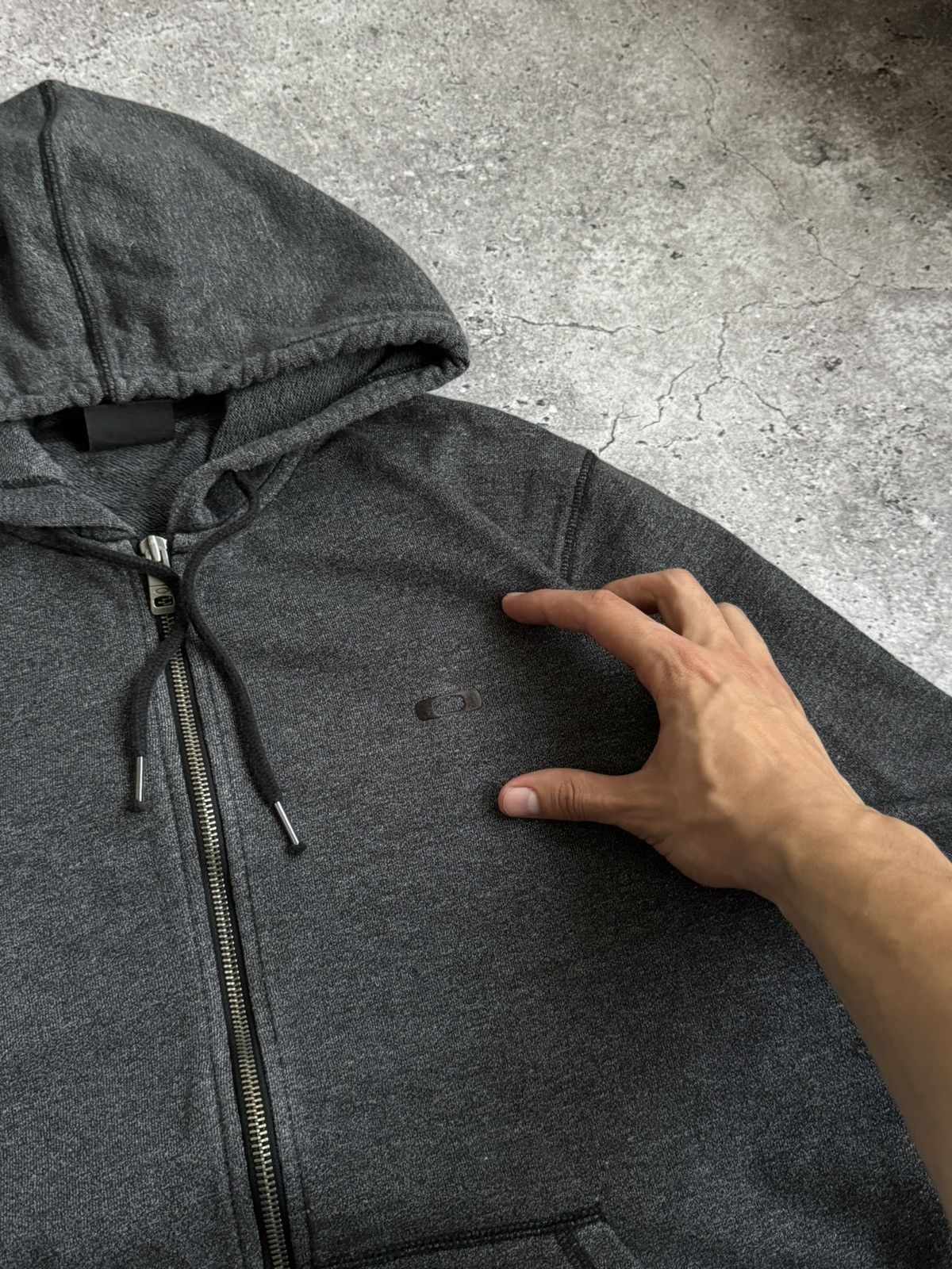Oakley × Vintage Vintage Oakley outdoor Y2K oversized zip hoodie Size US L / EU 52-54 / 3 - 9 Thumbnail