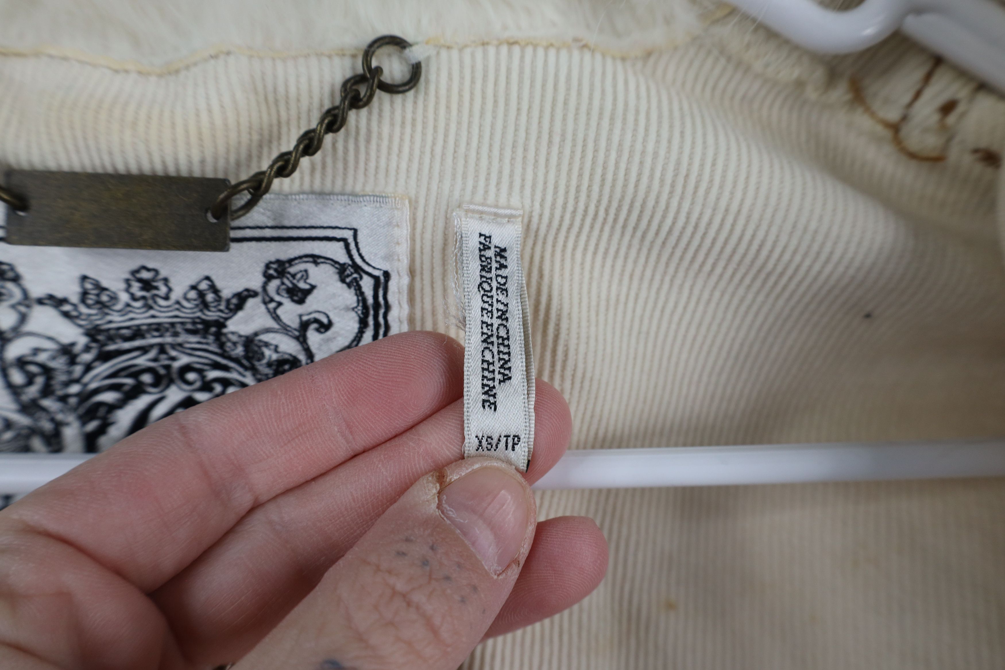 Guess × Vintage Vintage 90s Y2K Guess Fur Trim Corduroy Trucker Jacket Cream Size XS / US 0-2 / IT 36-38 - 12 Thumbnail