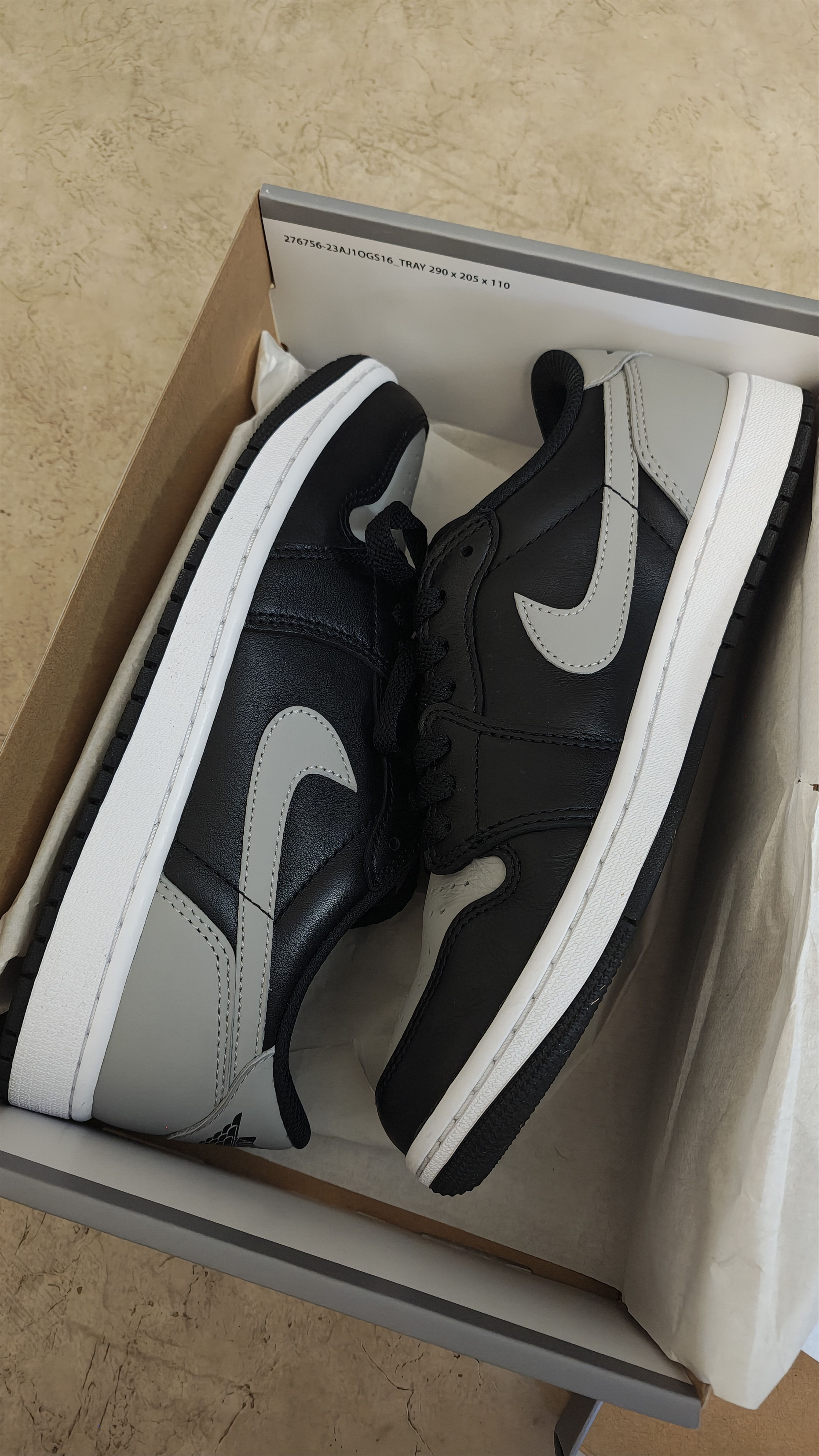Jordan Brand Jordan 1 low OG Shadow 2024 Size US 7.5 / EU 40-41 - 6 Thumbnail