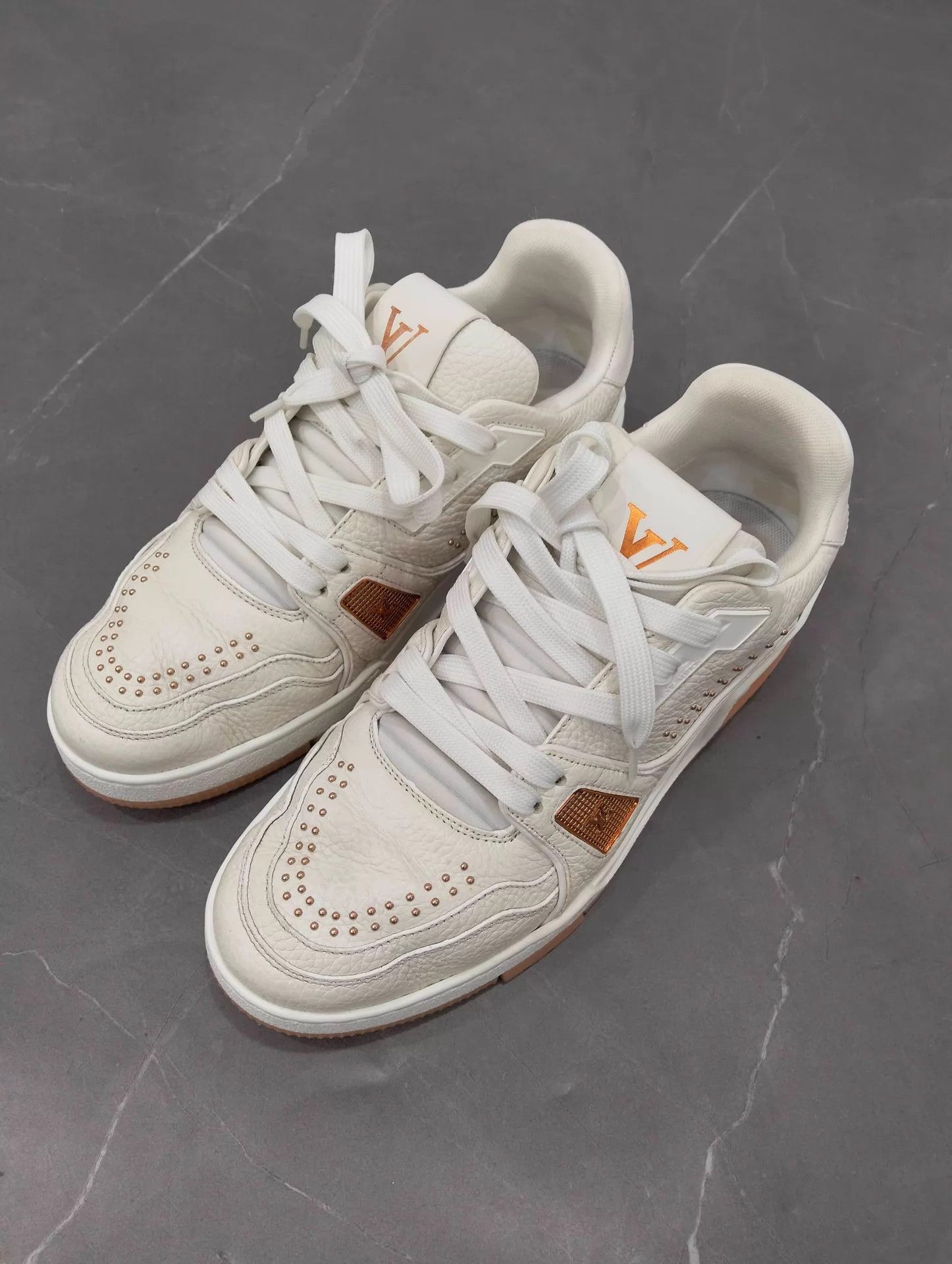 Louis Vuitton Louis Vuitton Trainer White Orange Rivets 39 (95 New) Size US 8.5 / EU 41-42 - 1 Thumbnail