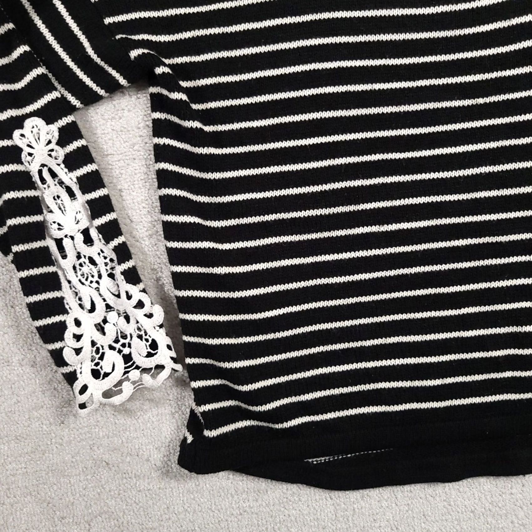 Vintage Poof Apparel Hooded Long Sleeve Knit Sweater Women’s Large Black White Stripe Pullover Knit Regular Size L Size L / US 10 / IT 46 - 4 Thumbnail