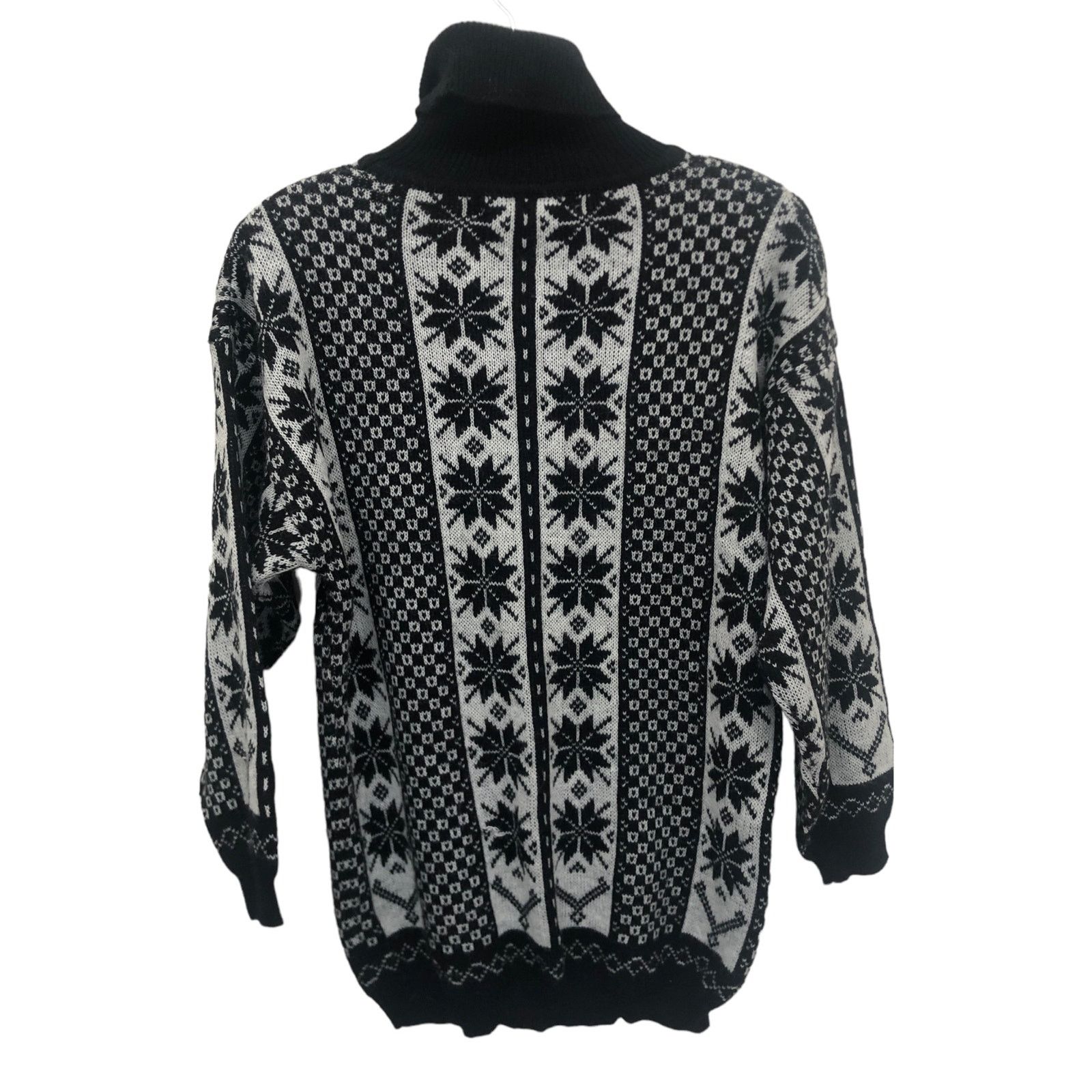 Vintage Vintage Snowflake Oversized Turtleneck Sweater Size Medium Size M / US 6-8 / IT 42-44 - 2 Thumbnail