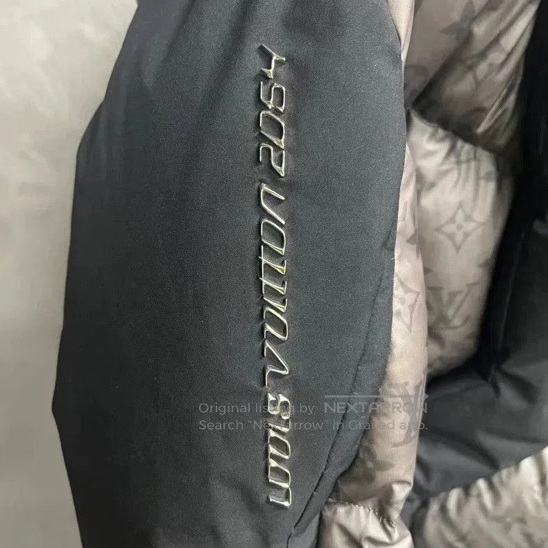 Louis Vuitton Louis Vuitton grey combined warm fluffy hooded down jacket Size US S / EU 44-46 / 1 - 4 Thumbnail