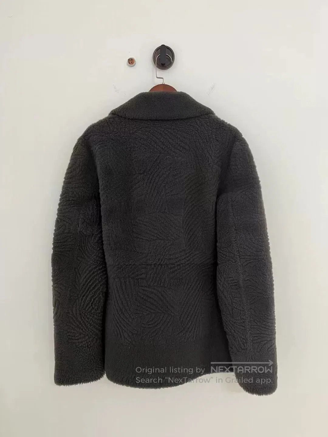 Louis Vuitton louis vuitton gray lambskin shearling coat. Size US L / EU 52-54 / 3 - 4 Thumbnail