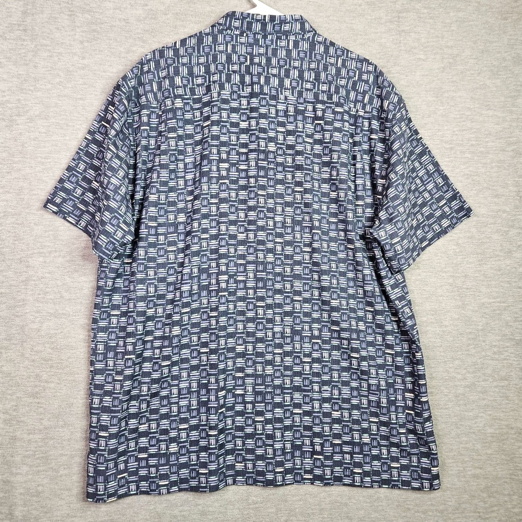 Tommy Bahama Tommy Bahama Button Up Shirt Men Blue Geometric Print Short Sleeve Casual Sz 2XL Size US XXL / EU 58 / 5 - 3 Thumbnail