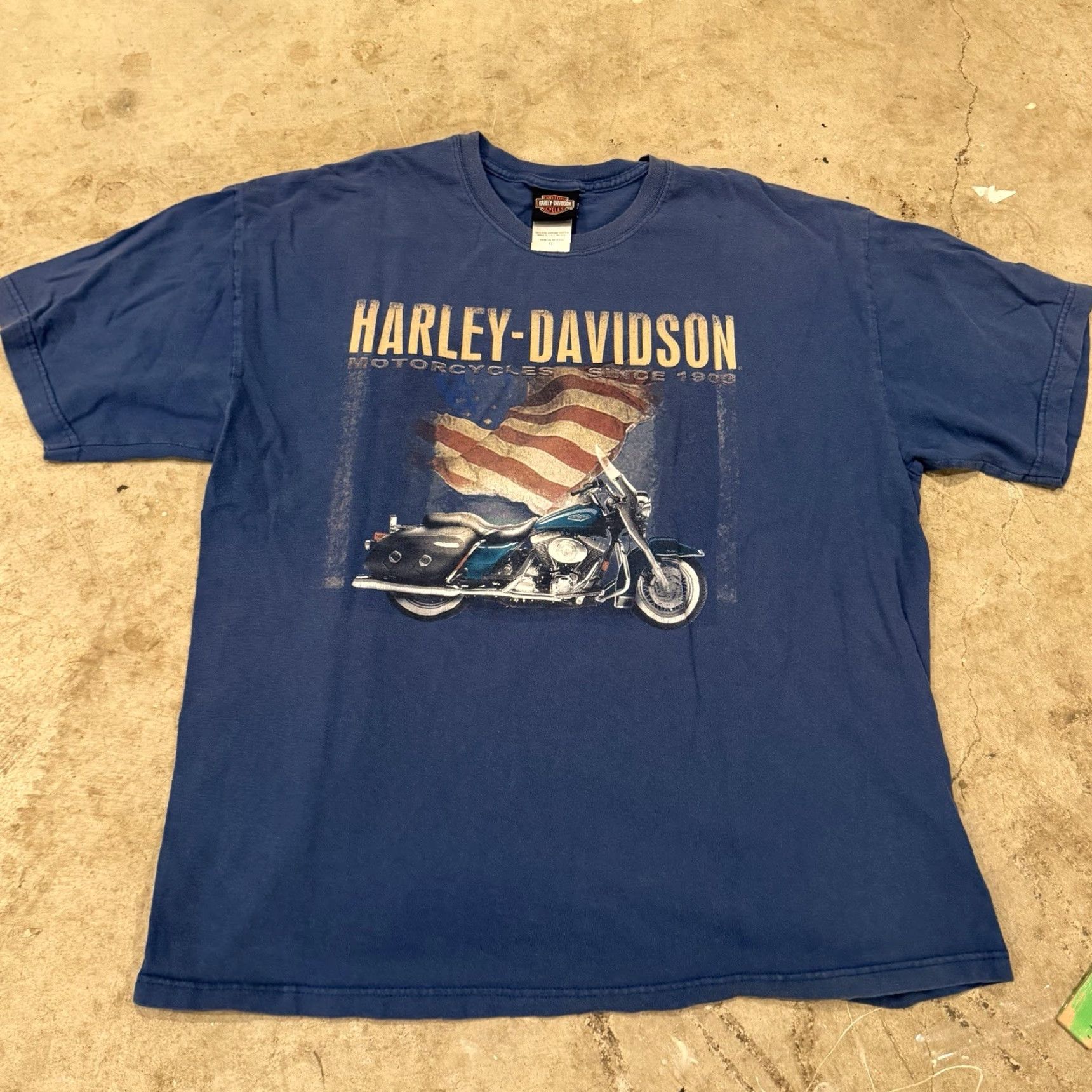 Harley Davidson VINTAGE Harley-Davidson T-Shirt XL Mens Blue Eagle USA Flag Biker Las Vegas USA Eagle Logo 70s 80s 90s Mens Size US XL / EU 56 / 4 - 2 Thumbnail