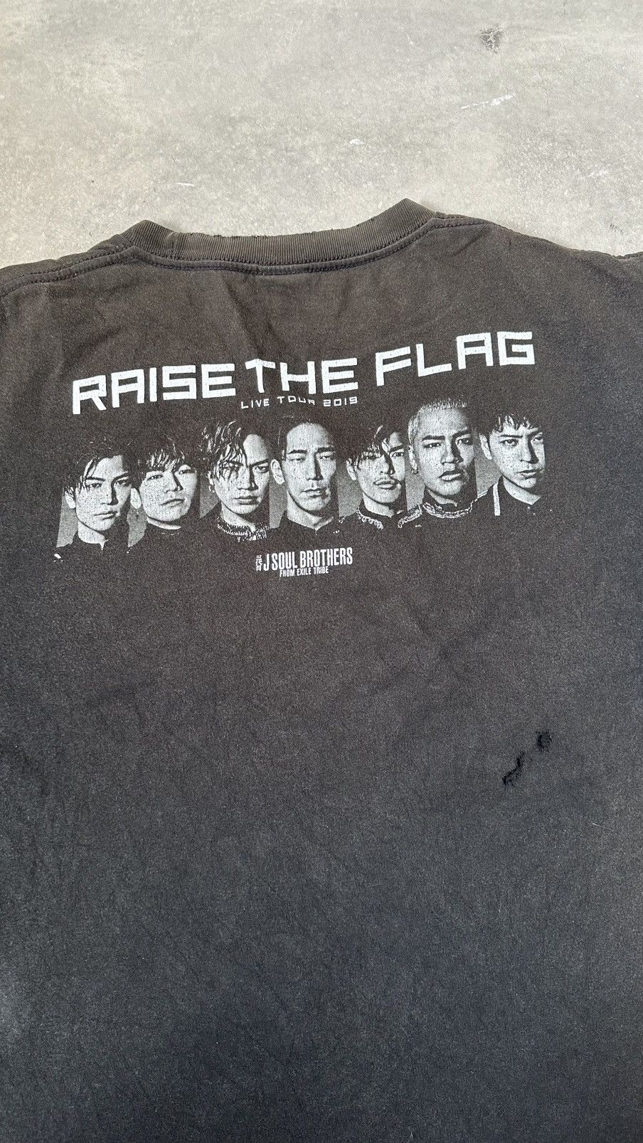 Band Tees DISTRESSED J SOUL BROTHERS RAISE THE FLAG TOUR 2019 TEE Size US L / EU 52-54 / 3 - 6 Thumbnail