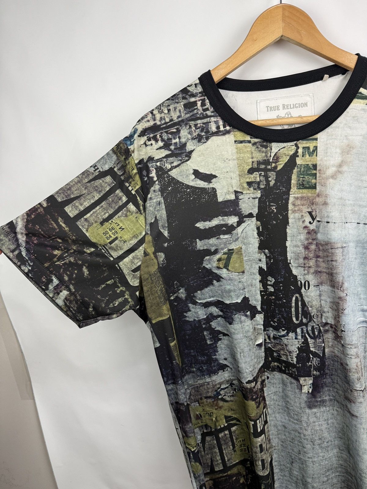 True Religion 🇺🇸 Vintage True Religion All Over Print T-Shirt Hype Rare Y2K Size US XL / EU 56 / 4 - 4 Thumbnail