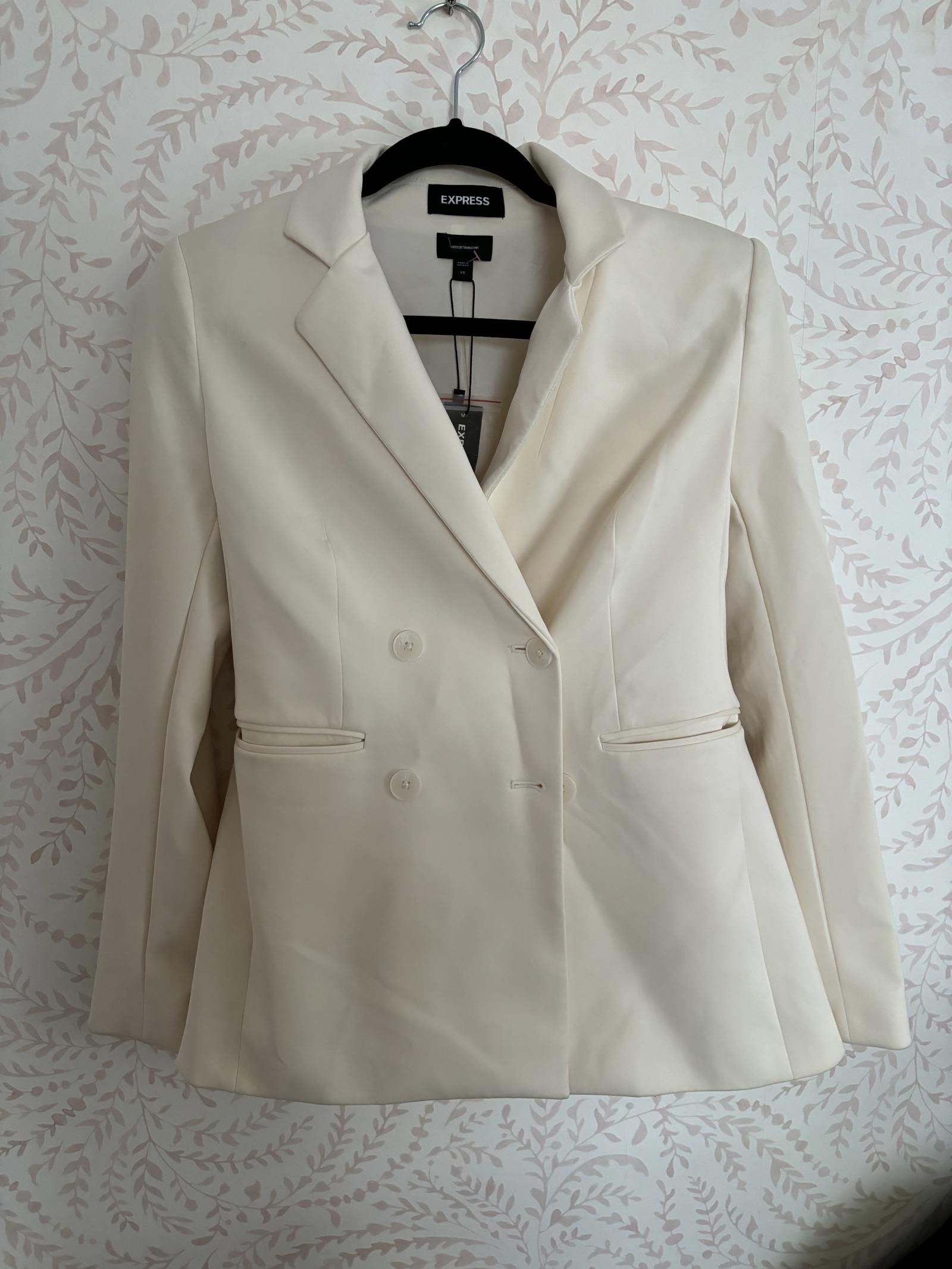 Express NWT Express Women's Double-Breasted Blazer - Ivory Jacket XS Size XS / US 0-2 / IT 36-38 - 1 Thumbnail