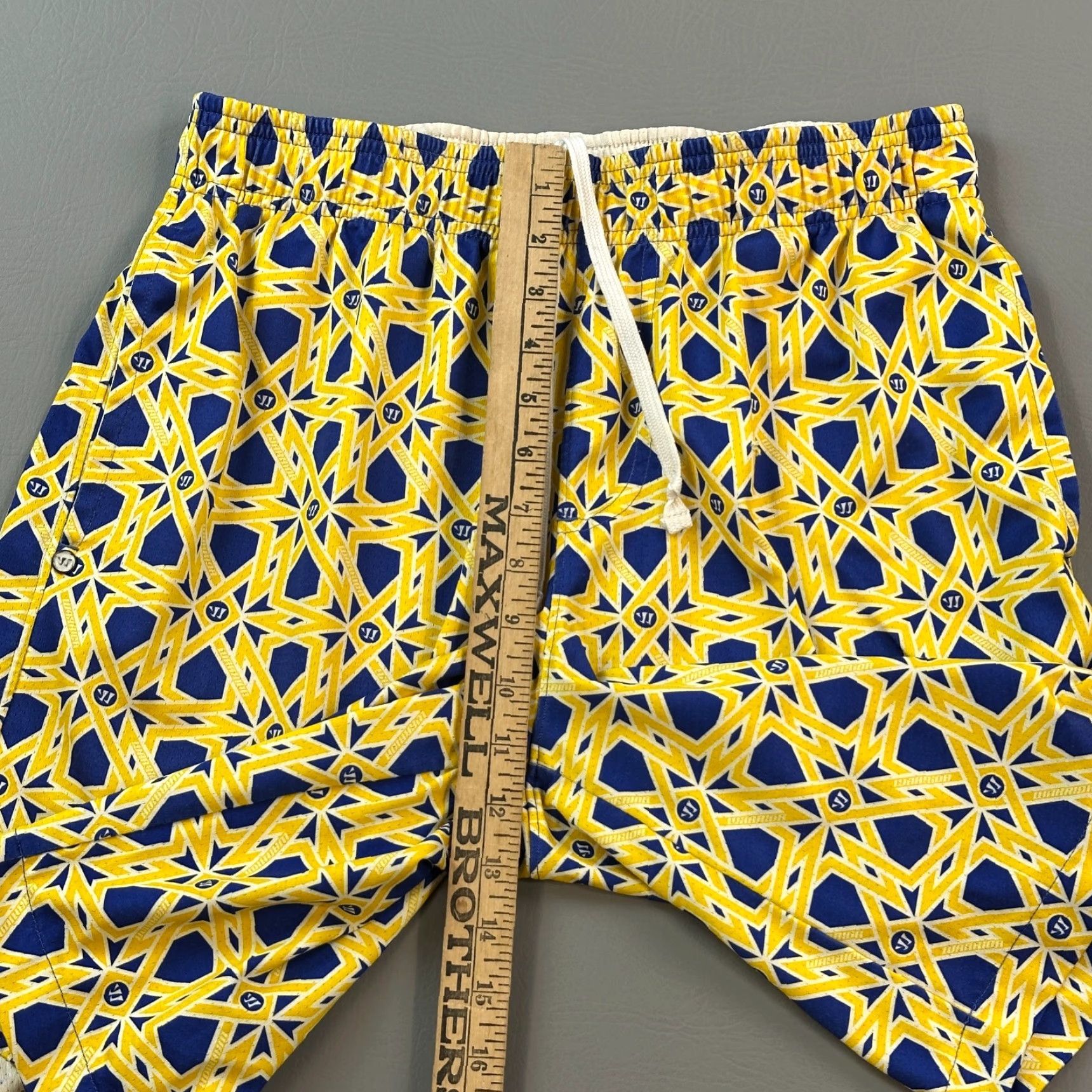 Under Armour VINTAGE Warrior Lacrosse Shorts Mens Small Yellow Blue Geometric Mosaic Print Drawstring Size US 29 - 3 Thumbnail