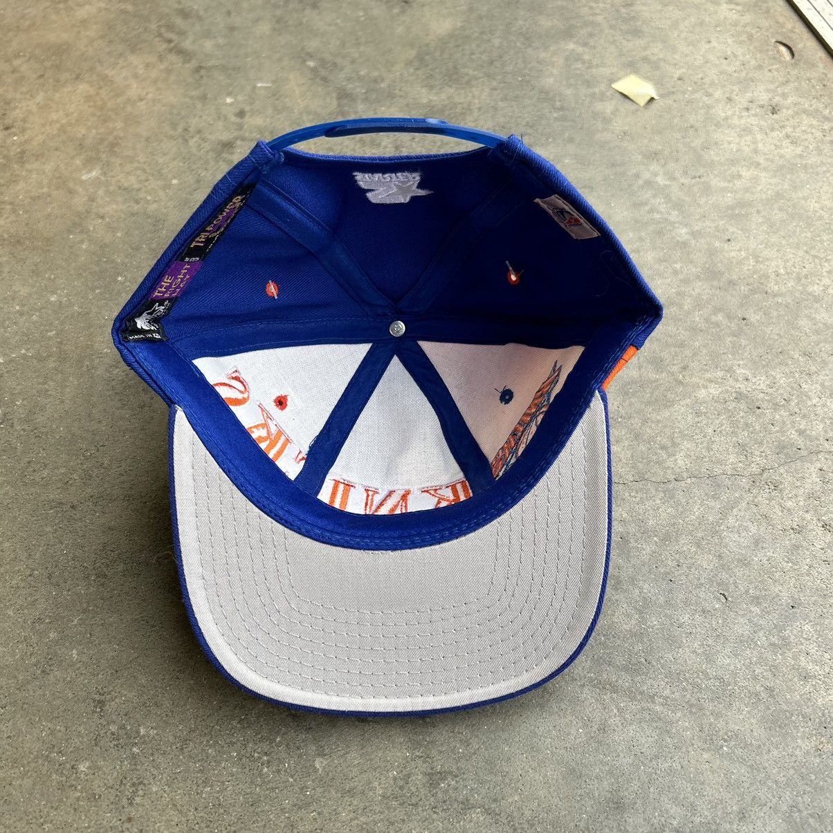 NBA × Starter × Vintage 90s New York Knicks two-tone wraparound snapback Size ONE SIZE - 5 Thumbnail