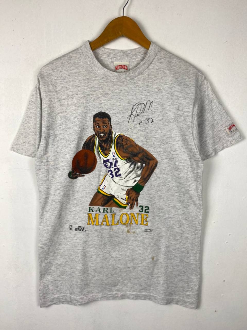 NBA vintage nba karl malone by nutmeg tee Size US XL / EU 56 / 4 - 1 Thumbnail