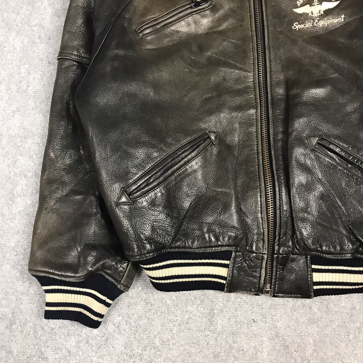 Avirex AVIREX BOMBER LEATHER JACKET BIG LOGO SUN FADED LEATHER Size US XS / EU 42 / 0 - 4 Thumbnail