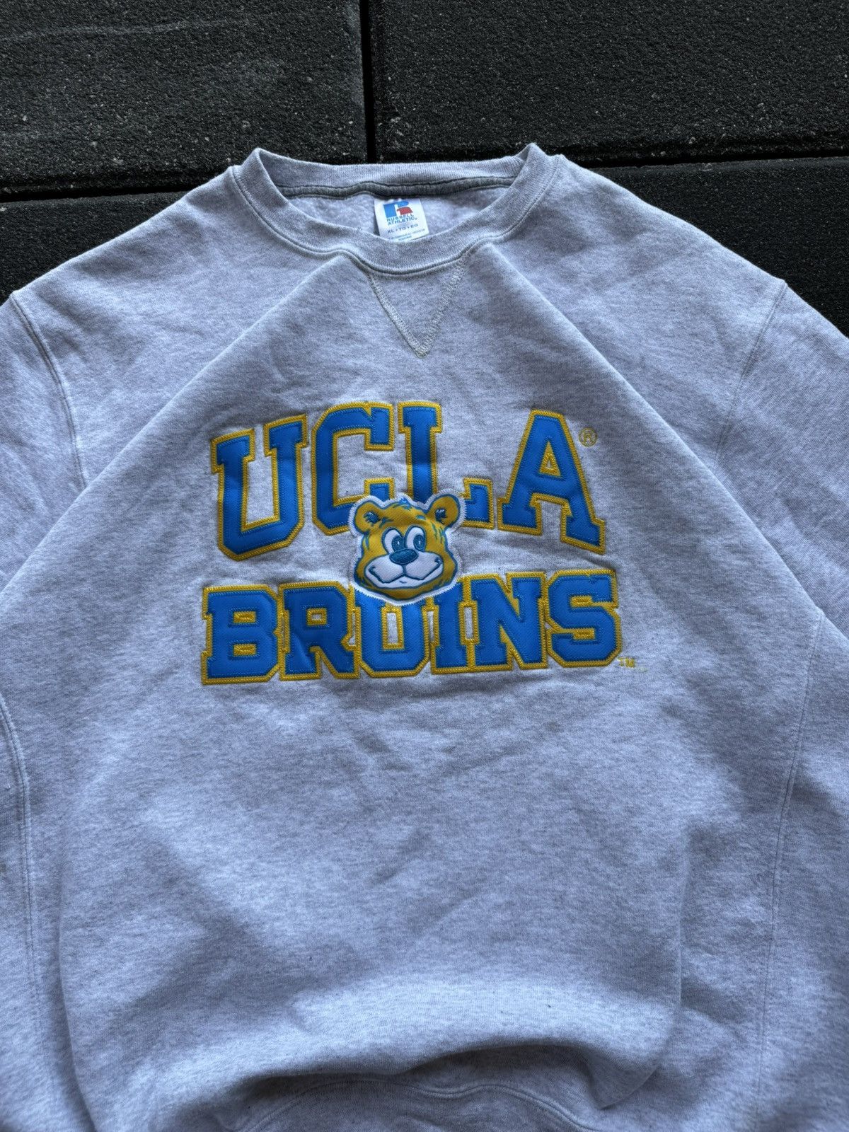 Champion CRAZY Y2K UCLA BRUINS COLLEGIATE SWEATSHIRT Size US XL / EU 56 / 4 - 3 Thumbnail