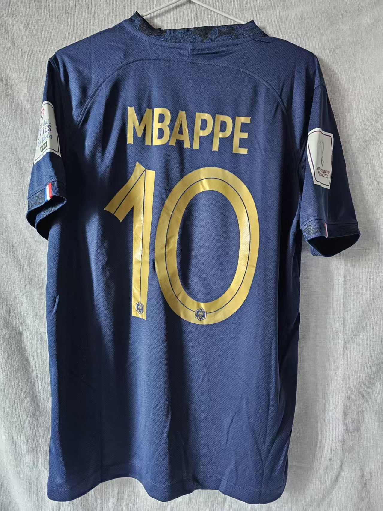 Other 2022 World Cup France #10 Kylian Mbappé Jersey Size US S / EU 44-46 / 1 - 1 Thumbnail