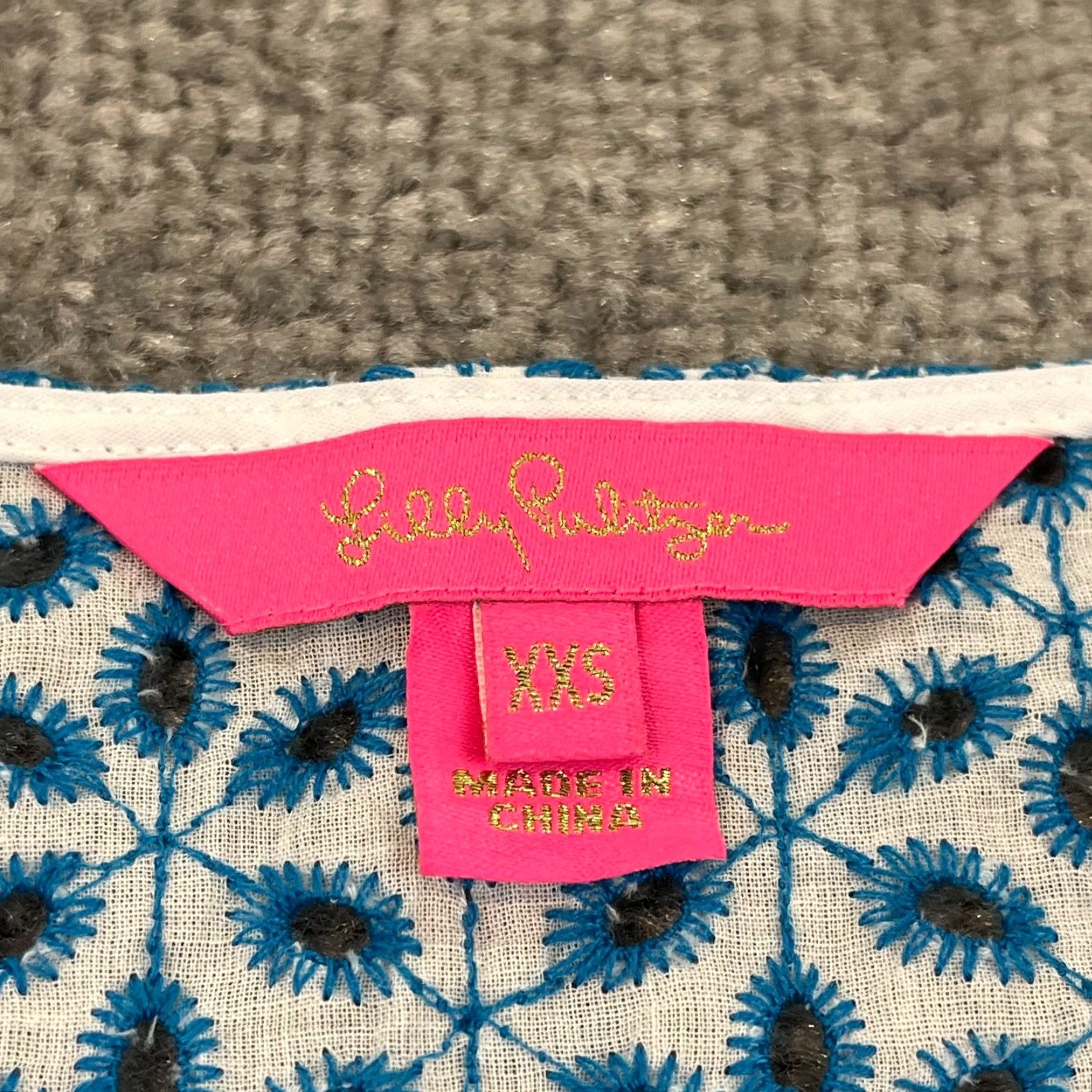 Lilly Pulitzer LILLY PULITZER Top Womens XXS Zazie Eyelet Shirt Mr Peacock Blue Zanzibar Preppy Shirt Womens XXS LILLY PULITZER Size XXS / US 00 / IT 34 - 2 Thumbnail