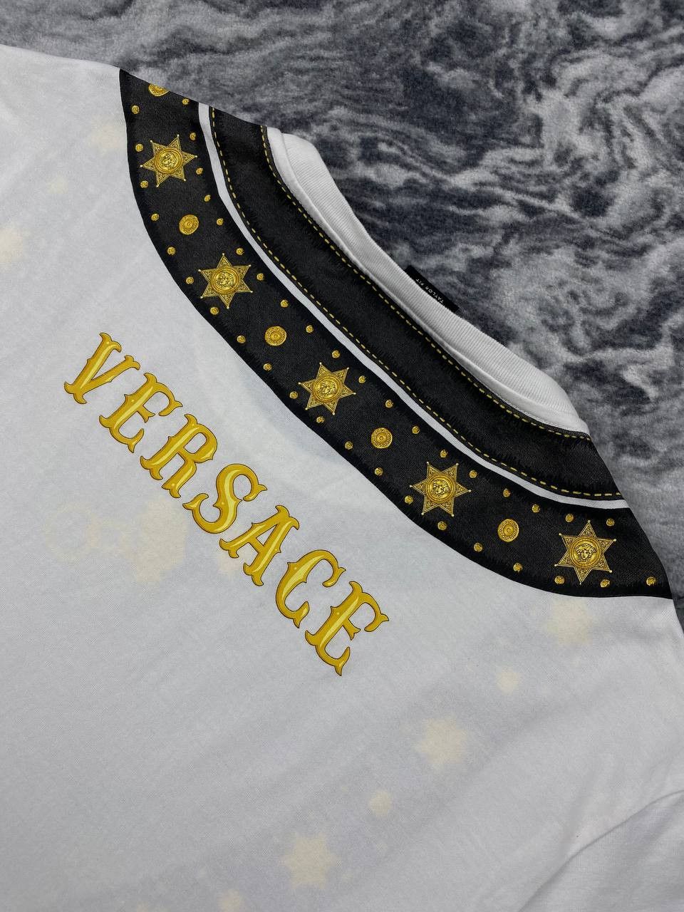 Versace Versace Baroque Big Logo Golden Belt T Shirt Men Size XL Size US XL / EU 56 / 4 - 12 Thumbnail