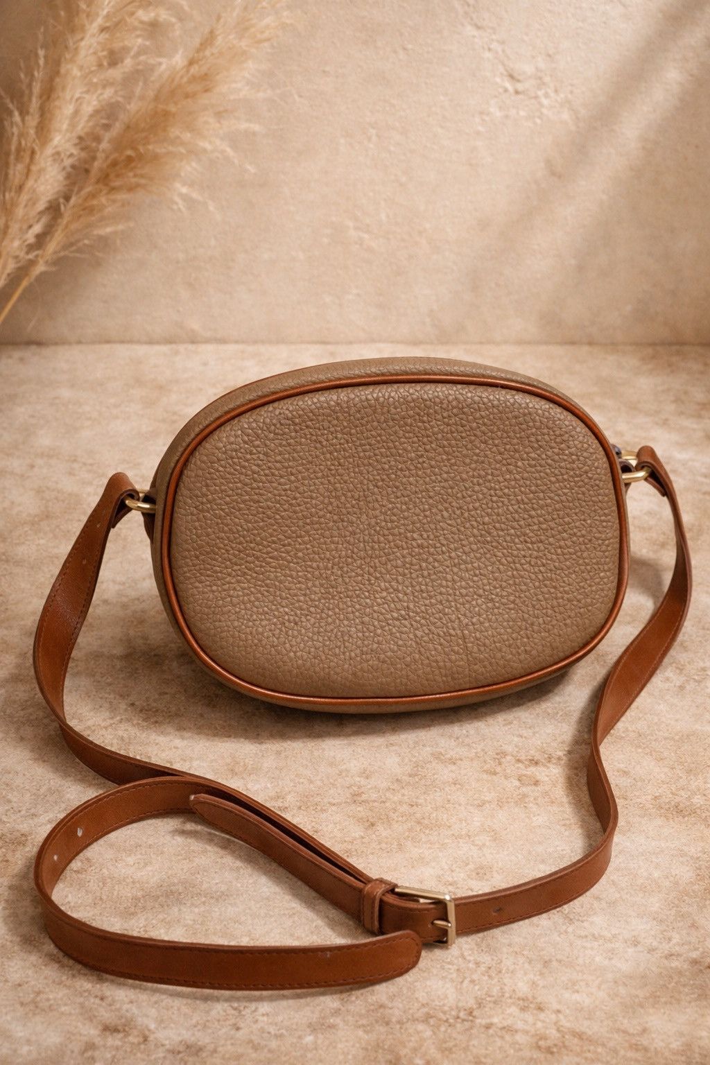 Guess Vintage 90s GUESS Crossbody Bag Tan Brown Y2K Shoulder Purse Size ONE SIZE - 4 Thumbnail