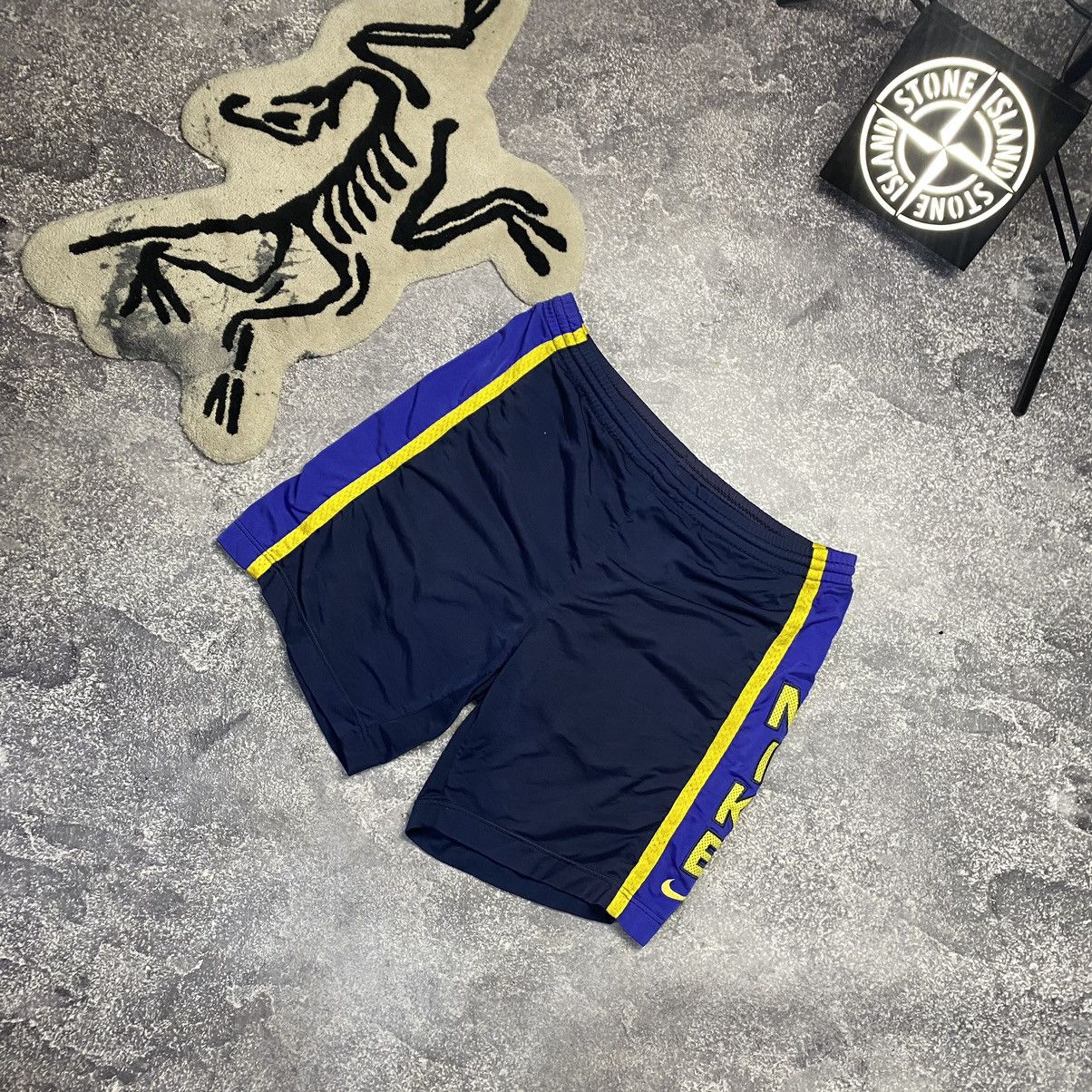 Nike Vintage Nike Big Logo 90’s rare archival shorts Size US 34 / EU 50 - 1 Thumbnail