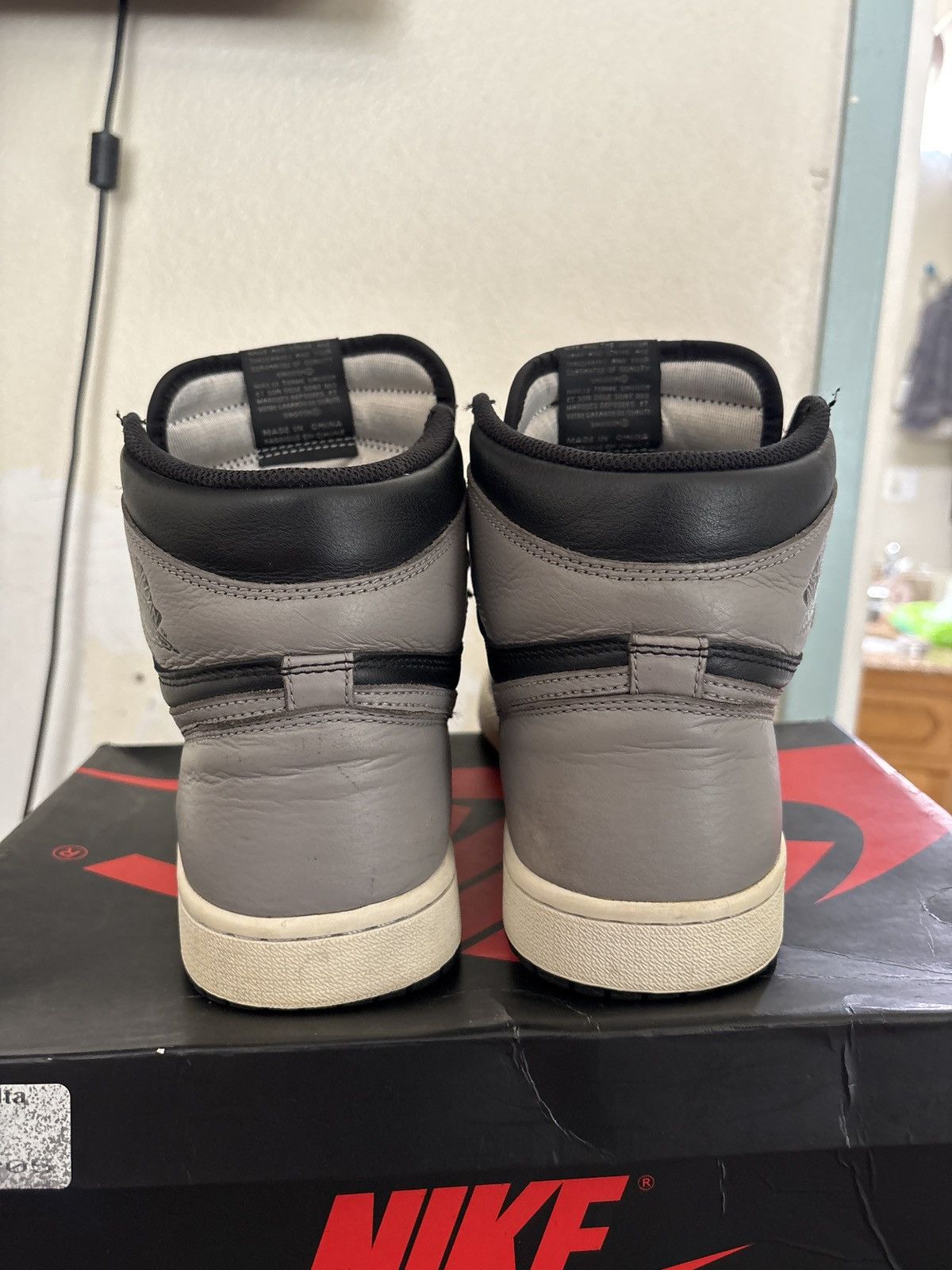 Jordan Brand × Nike Jordan 1 Retro High Shadow Size US 10.5 / EU 43-44 - 4 Thumbnail