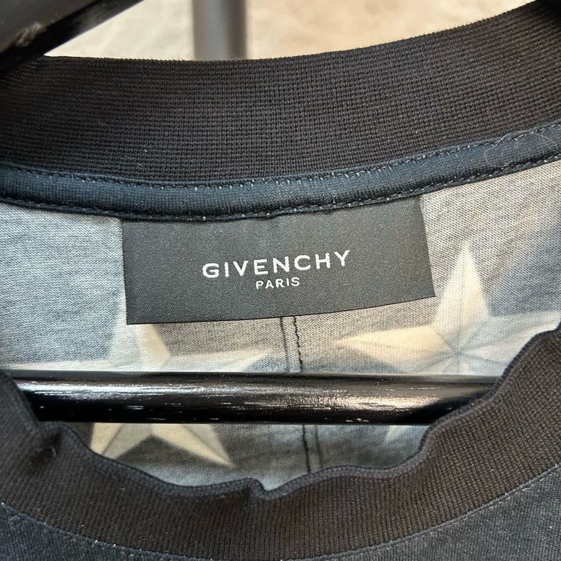 Givenchy Givenchy Shark mouth short sleeve XS ys00 Size US XS / EU 42 / 0 - 3 Thumbnail