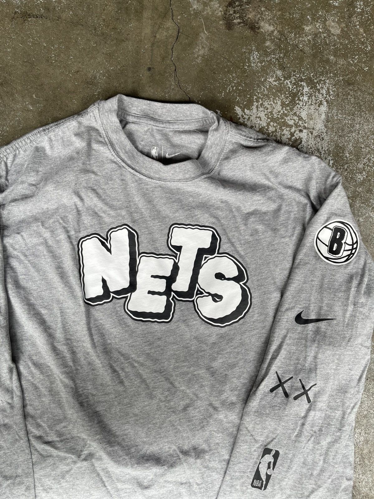 Kaws Nike Kaws Brooklyn Nets Long Sleeve Shirt Size US M / EU 48-50 / 2 - 3 Thumbnail