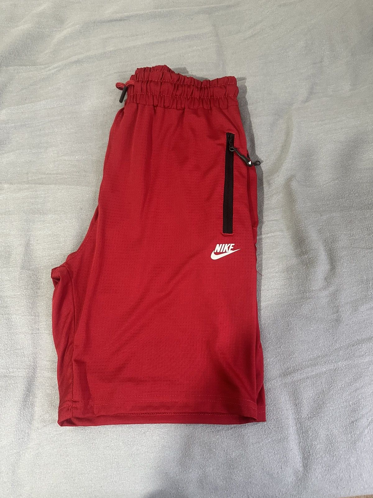 Nike Nike red shorts brand new Size US 34 / EU 50 - 2 Thumbnail