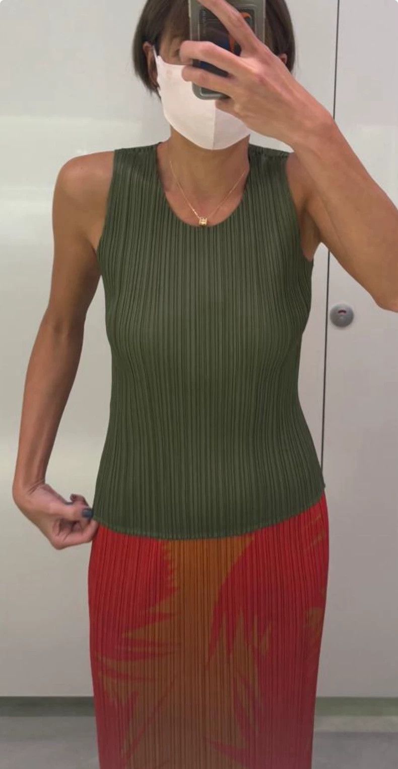 Issey Miyake Issey Miyake size:3 Green vest Size XS / US 0-2 / IT 36-38 - 1 Thumbnail